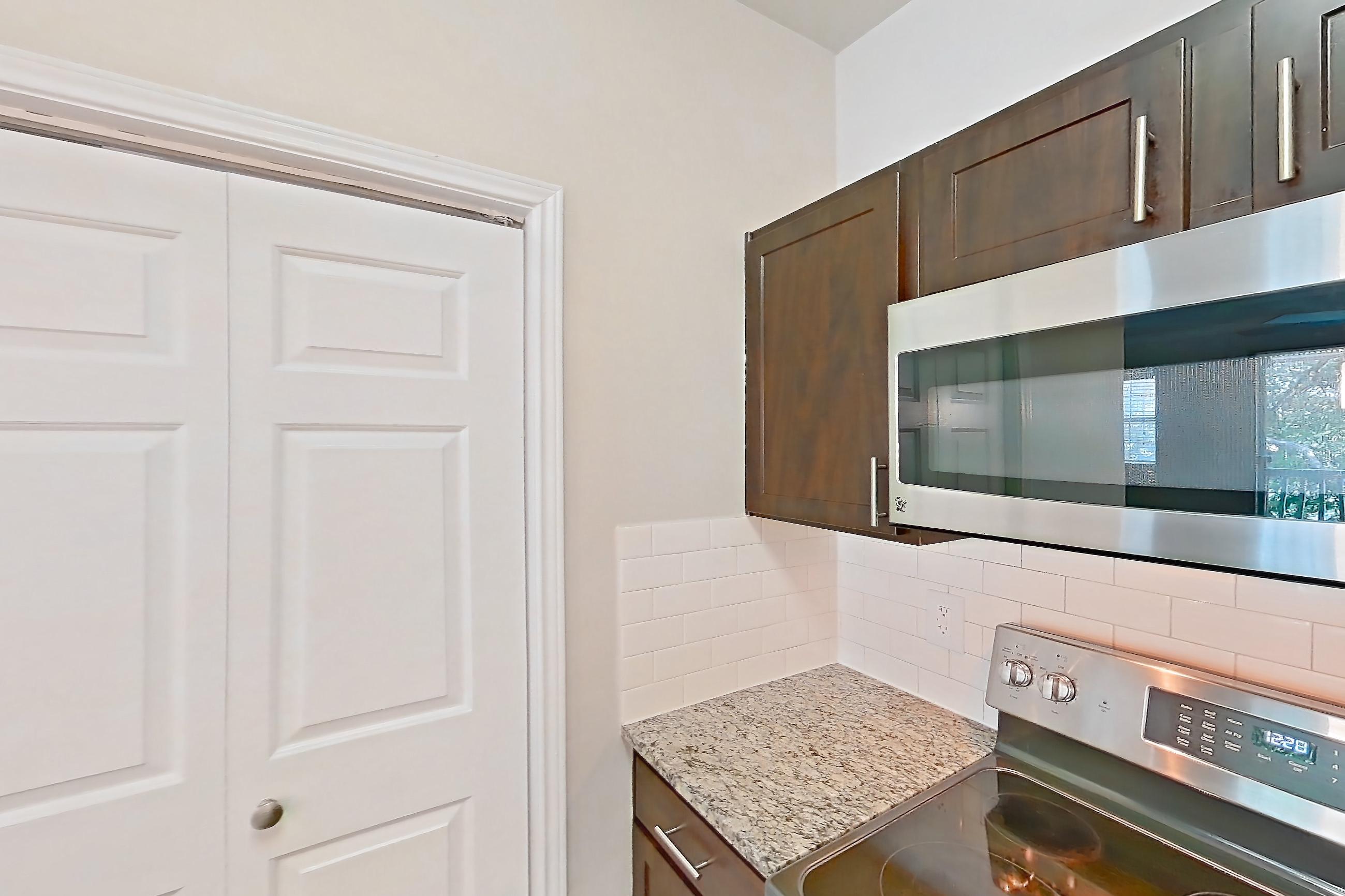 Kitchen, Apartment 1826 at Marquis at Stonebriar