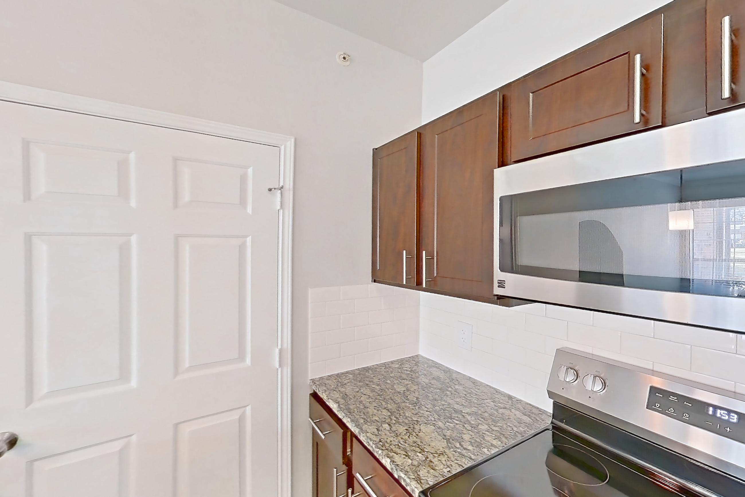 Kitchen, Apartment 2418 at Marquis at Stonebriar
