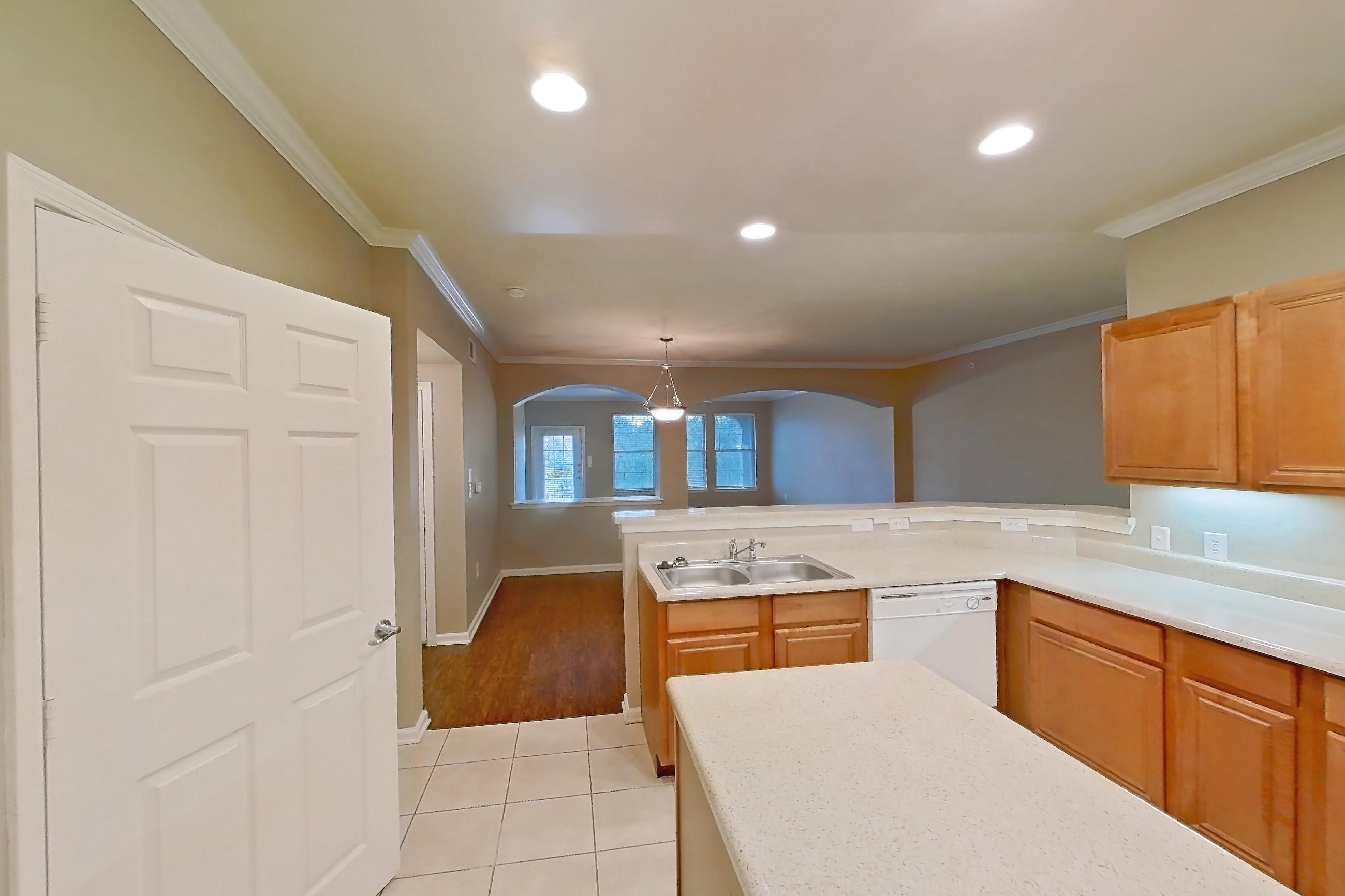 KITCHEN SIDE 2