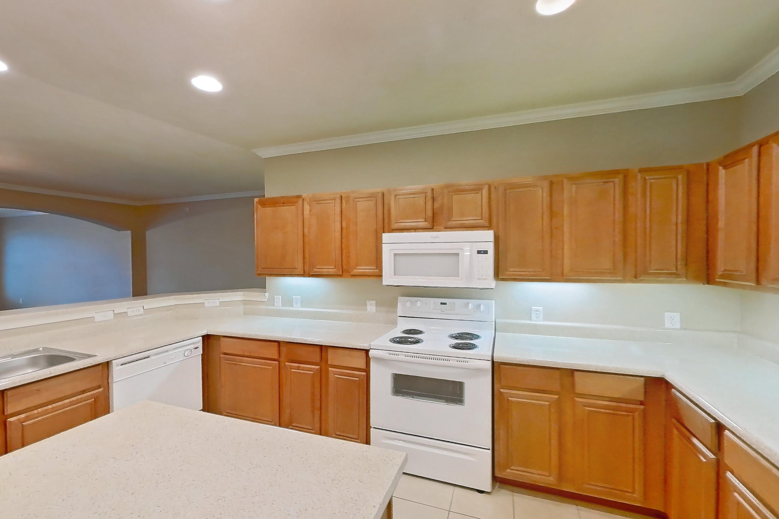 KITCHEN SIDE 2