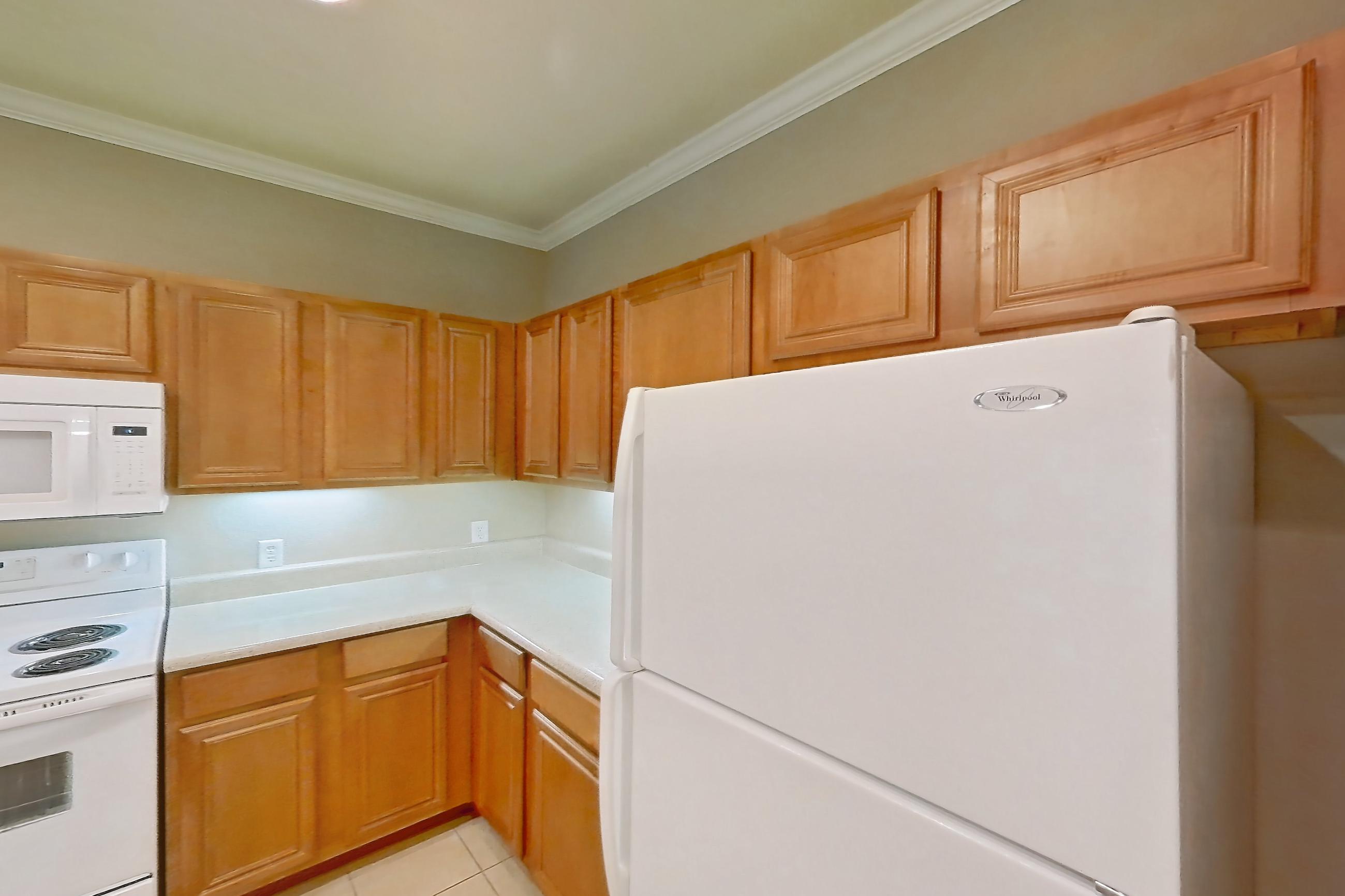 KITCHEN SIDE 2