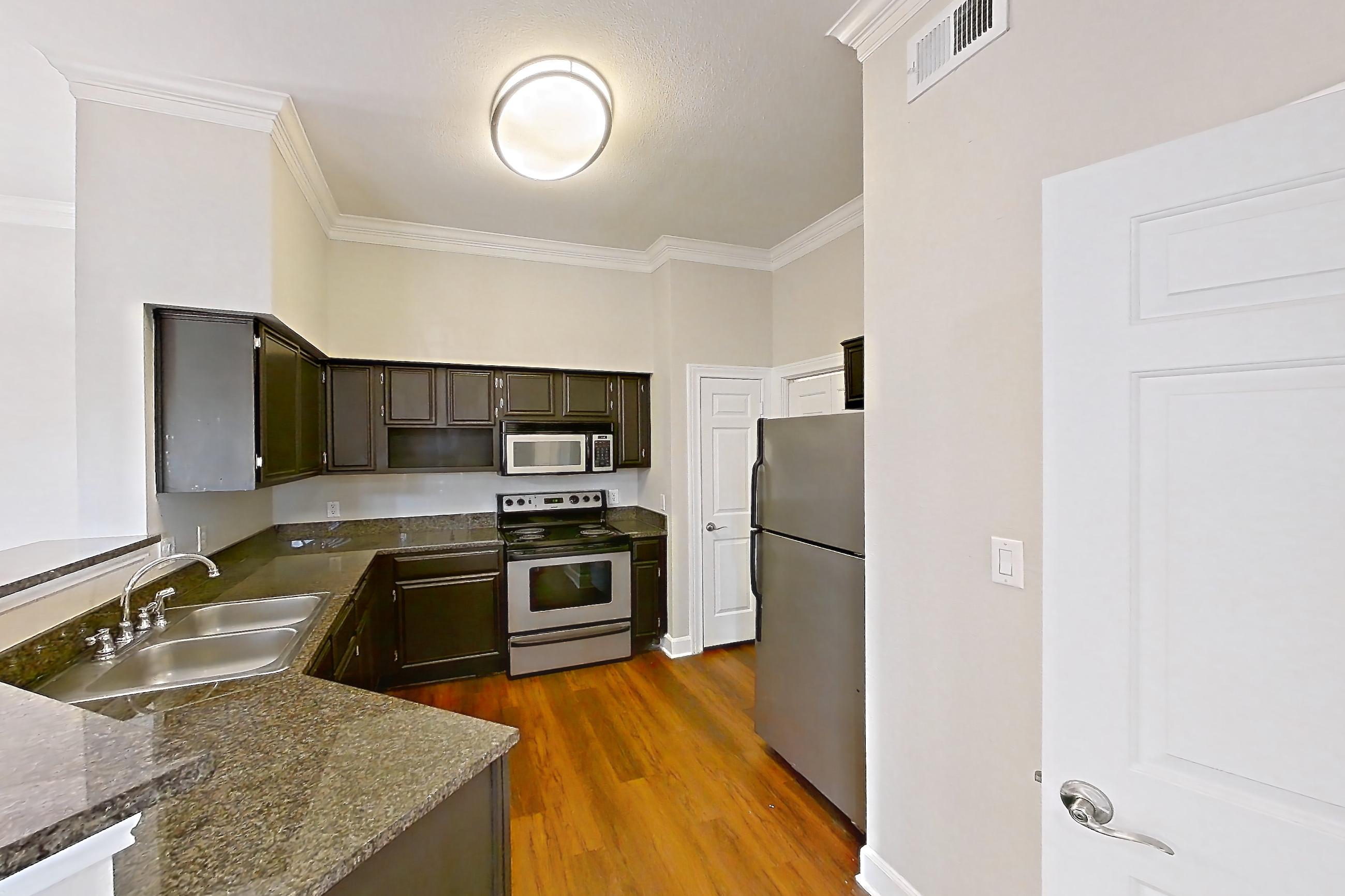 KITCHEN ENTRYWAY