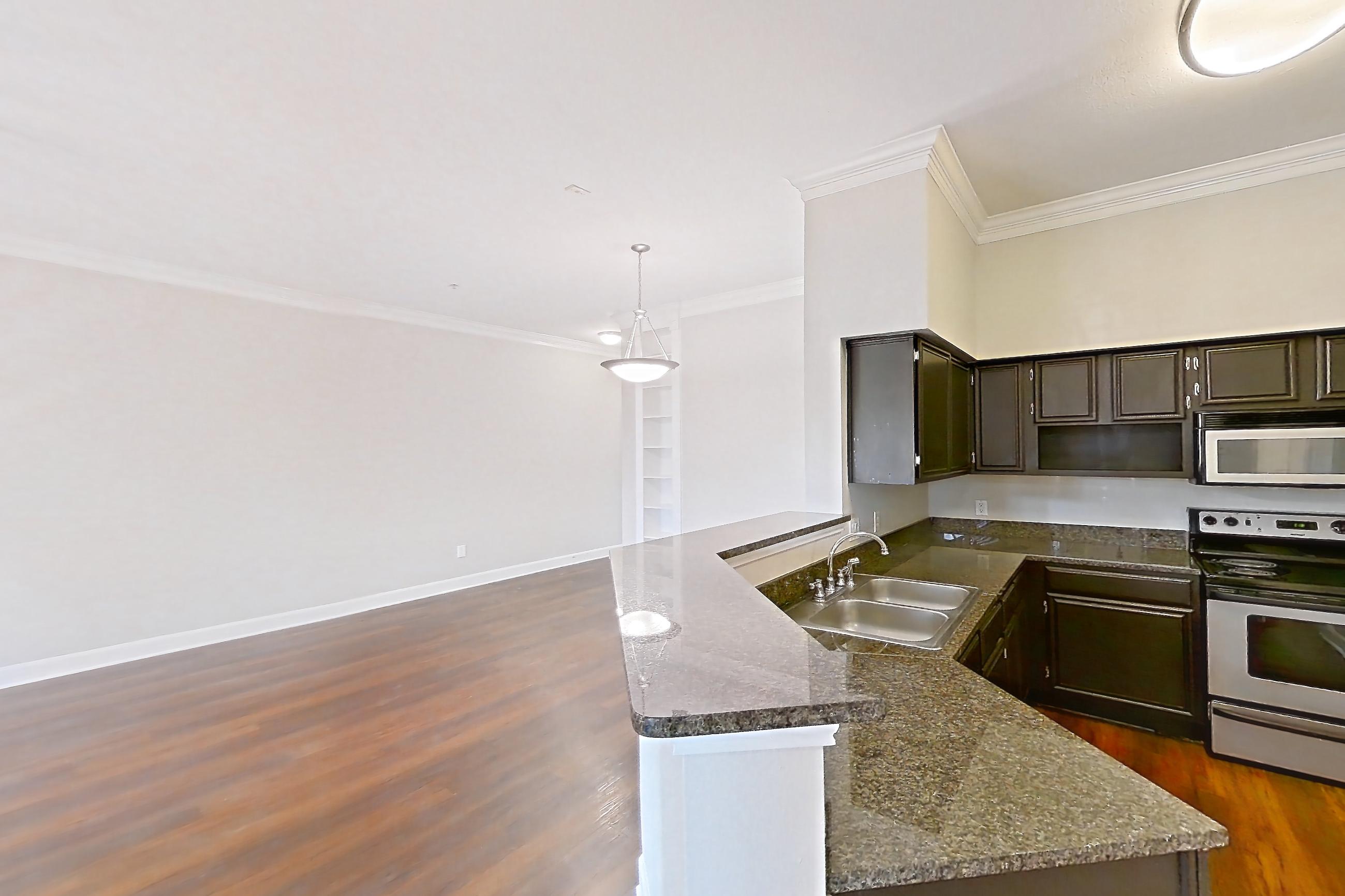 KITCHEN ENTRYWAY