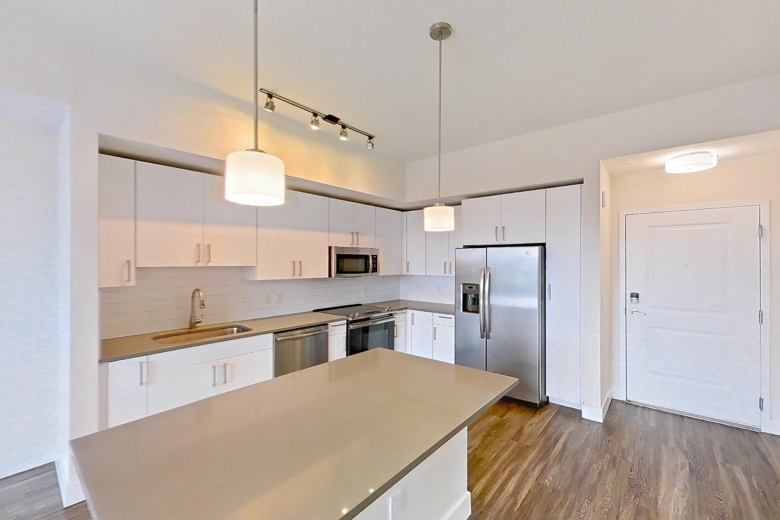 KITCHEN ISLAND CORNER