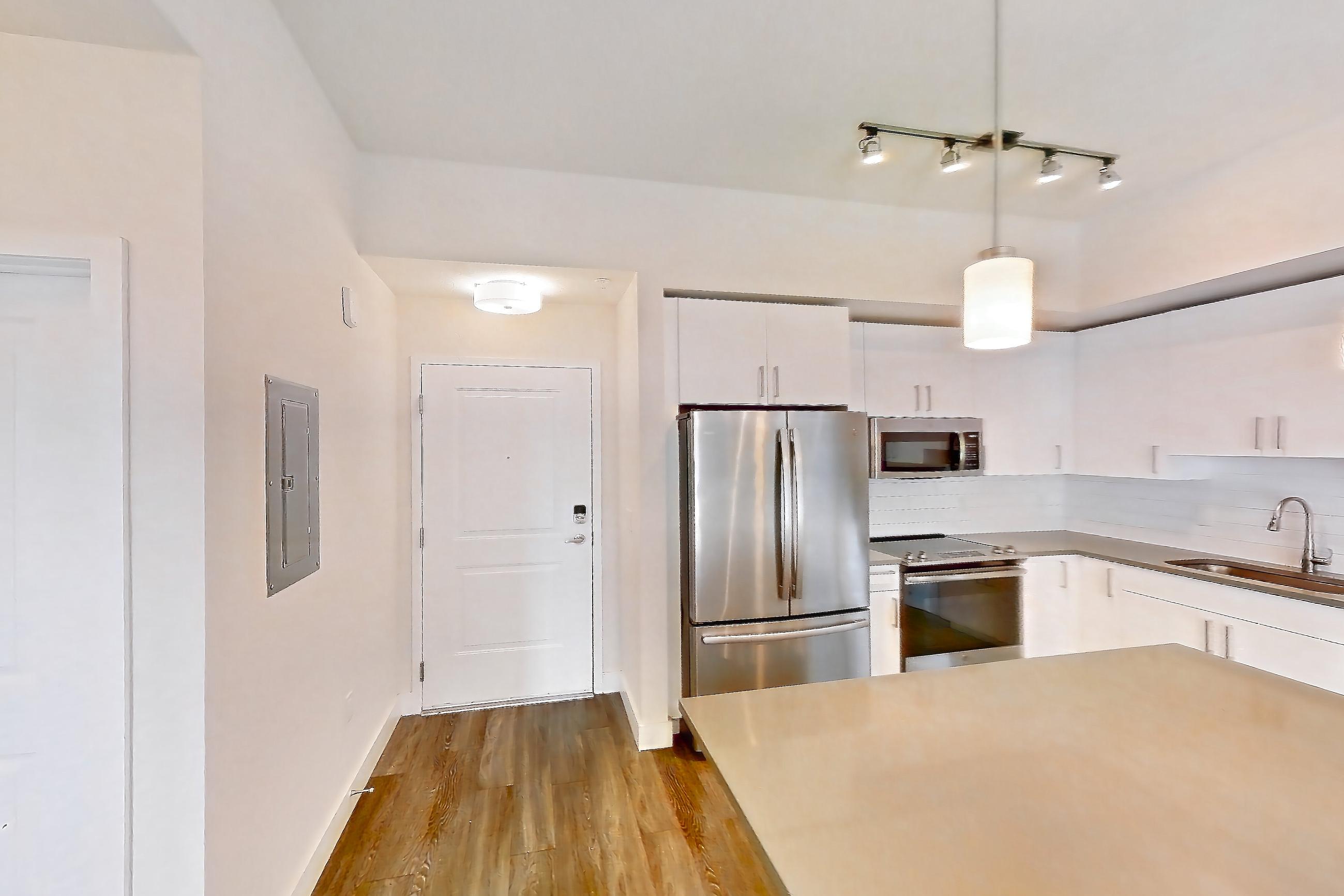 KITCHEN ISLAND CORNER 1
