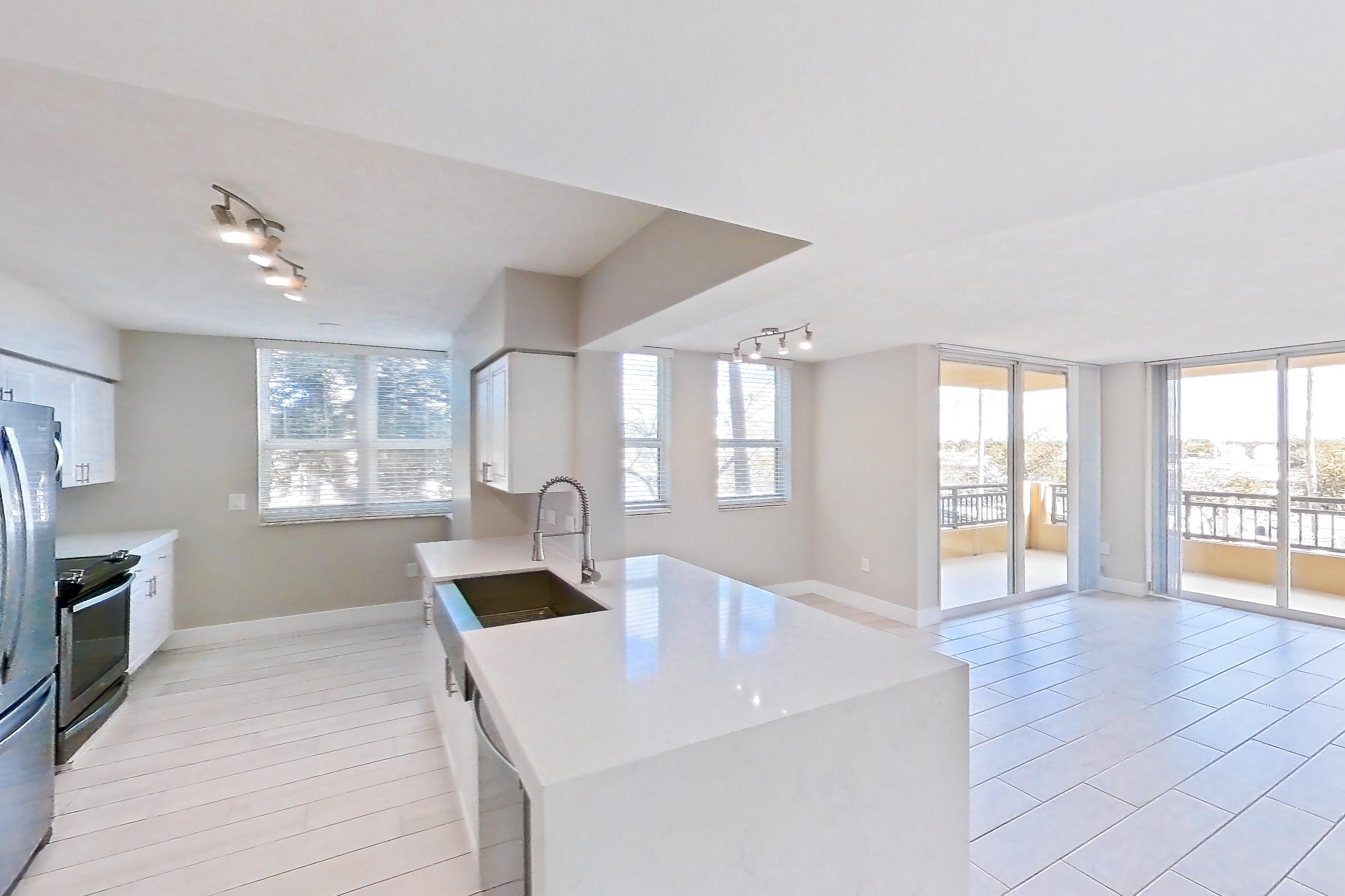 KITCHEN ENTRYWAY