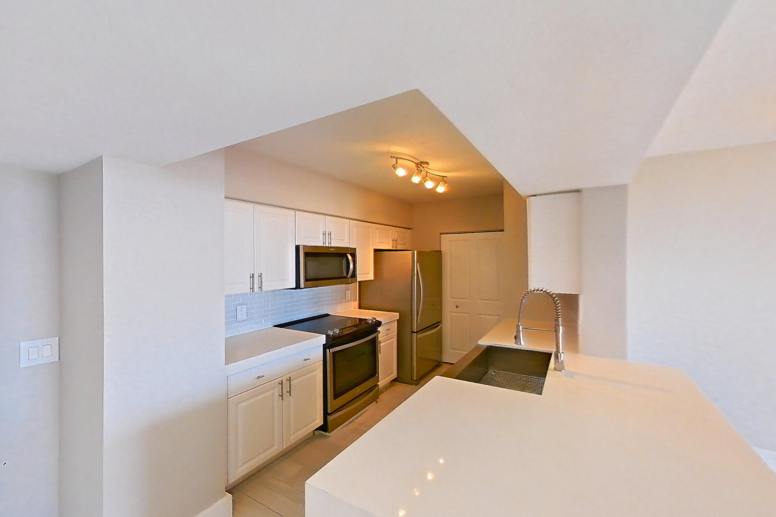 KITCHEN CORNER