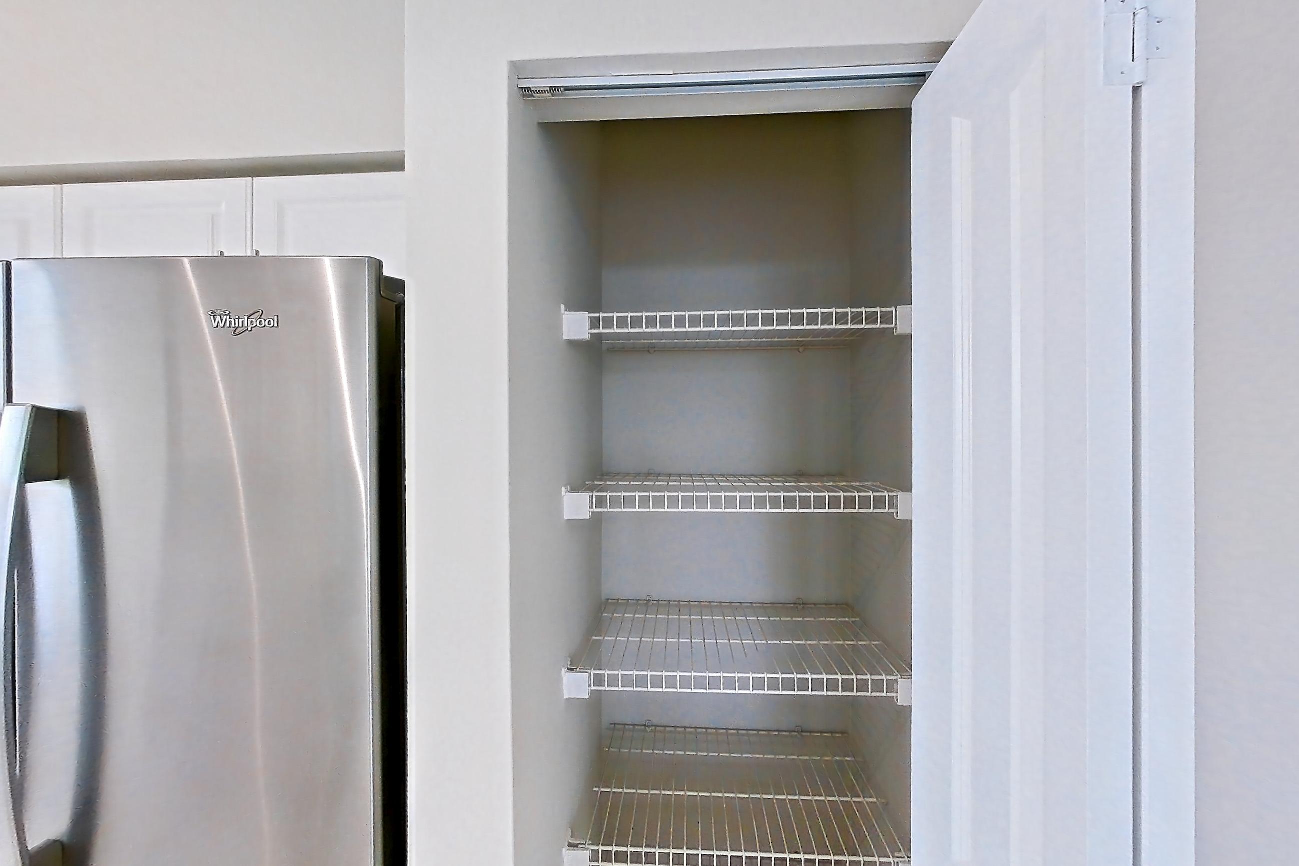 KITCHEN CLOSET