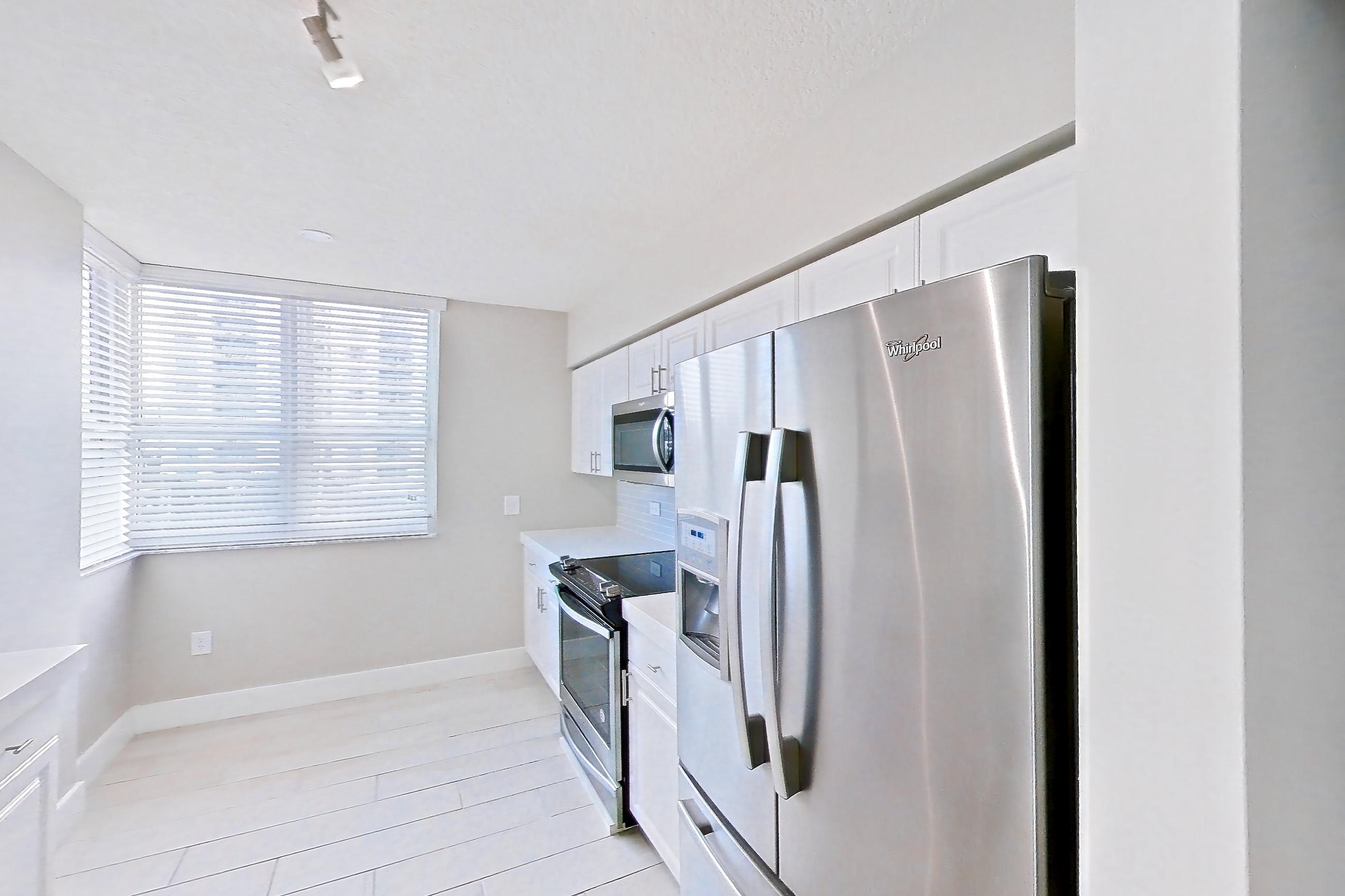 KITCHEN CLOSET