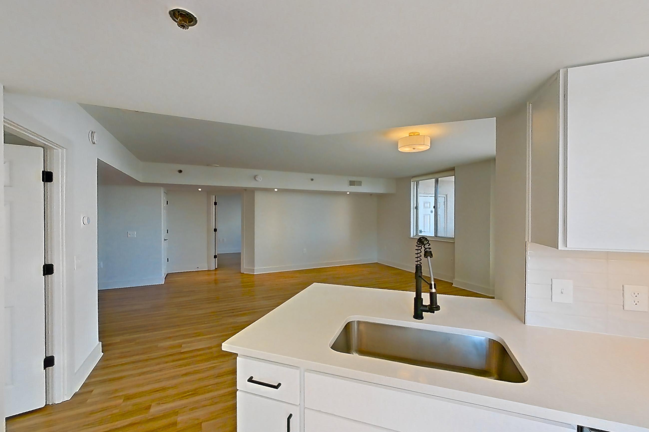 Kitchen in Apartment 01-0717 at Cortland Pentagon City, B7R floor plan
