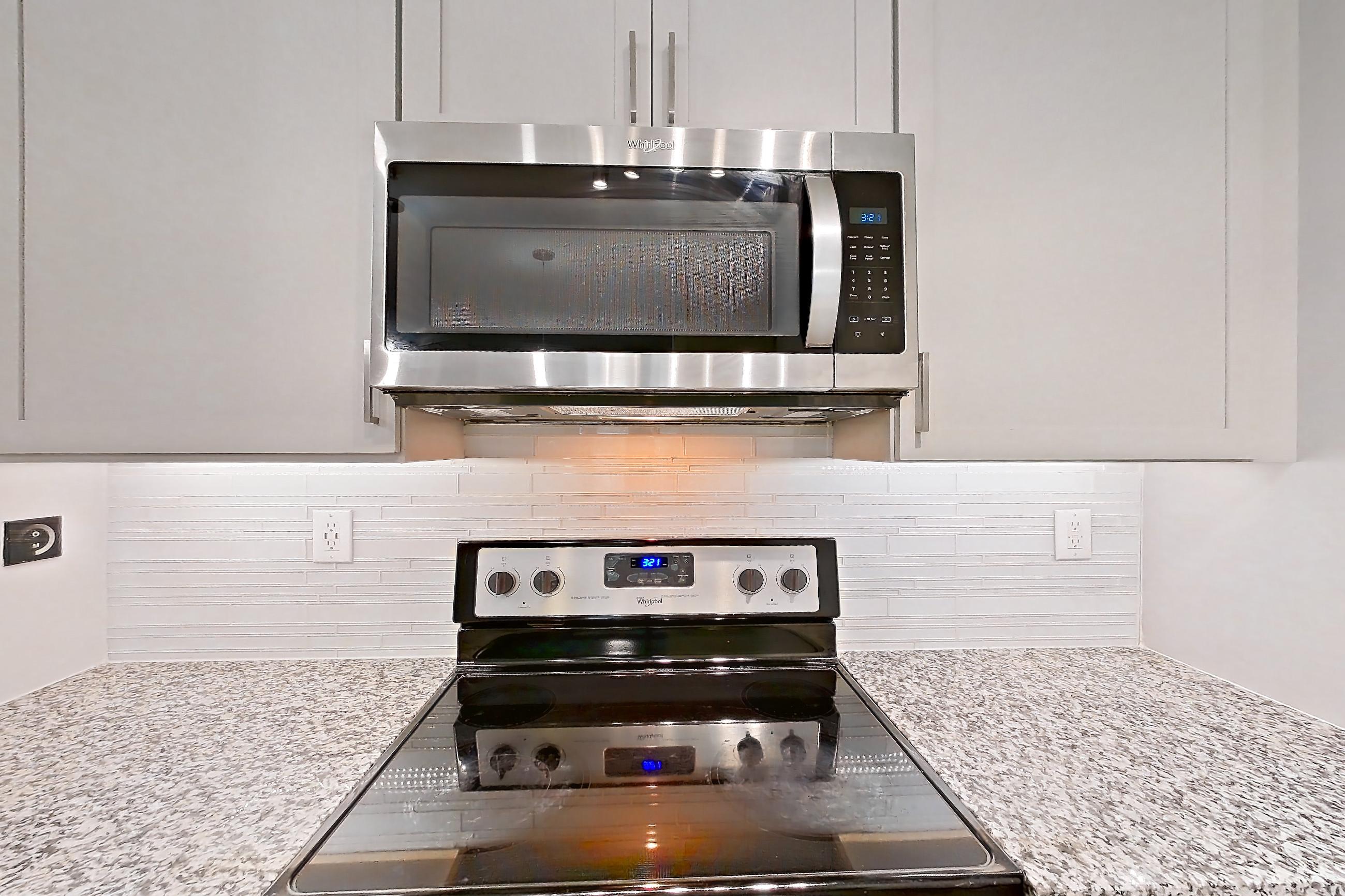 Kitchen in Apartment 1919 at Cortland Duluth, B2R - Crest E floor plan