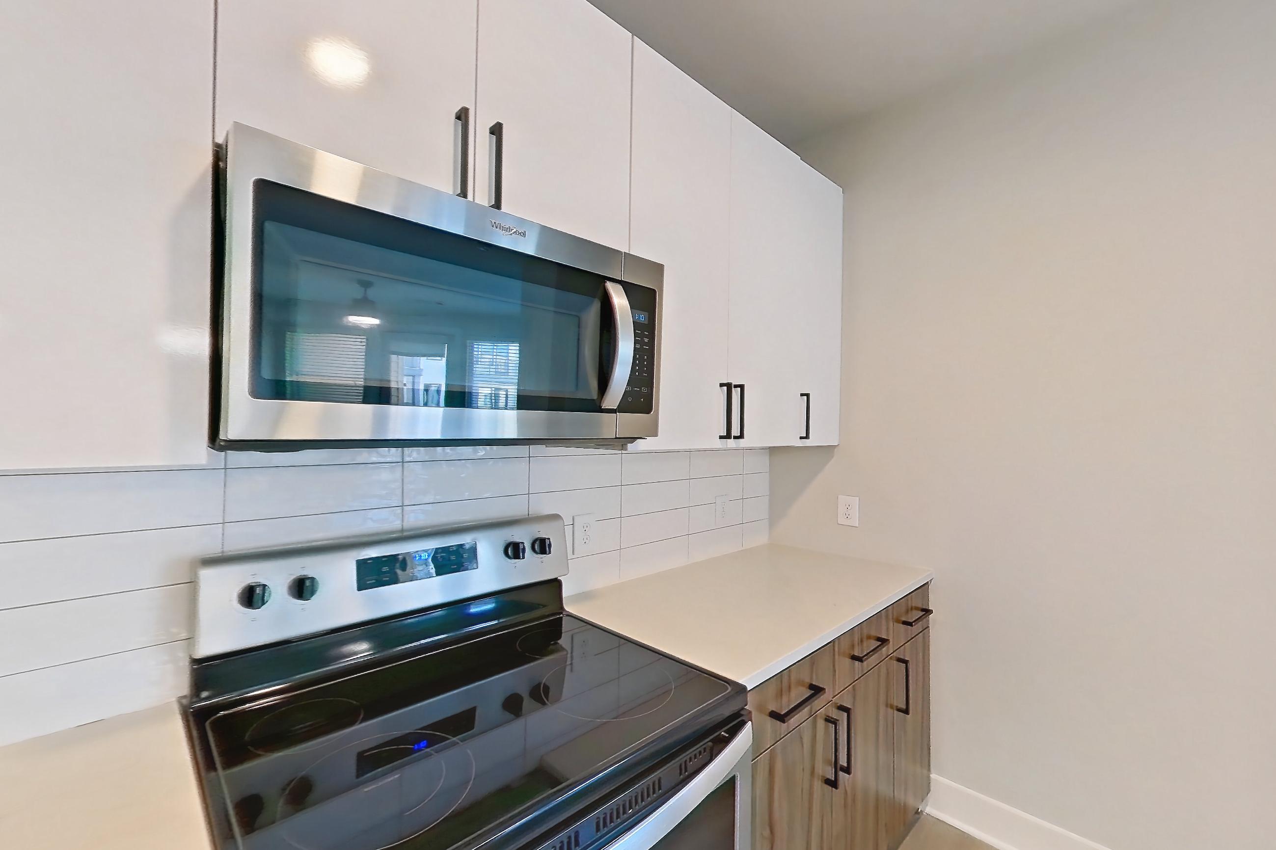 Kitchen, Apartment 449 at Cortland Oleander