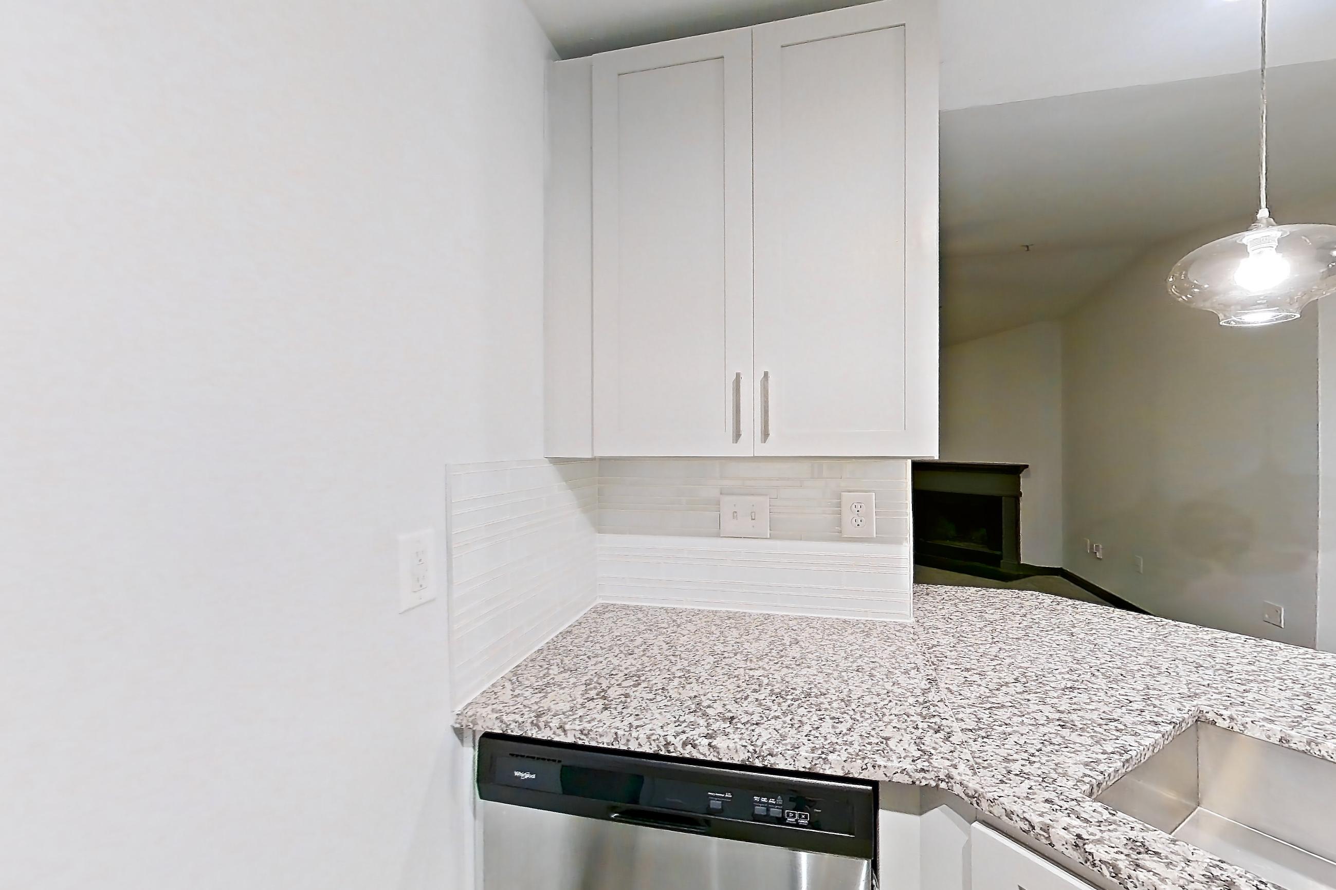 Kitchen in Apartment 2326 at Cortland Duluth, A4R - National E floor plan