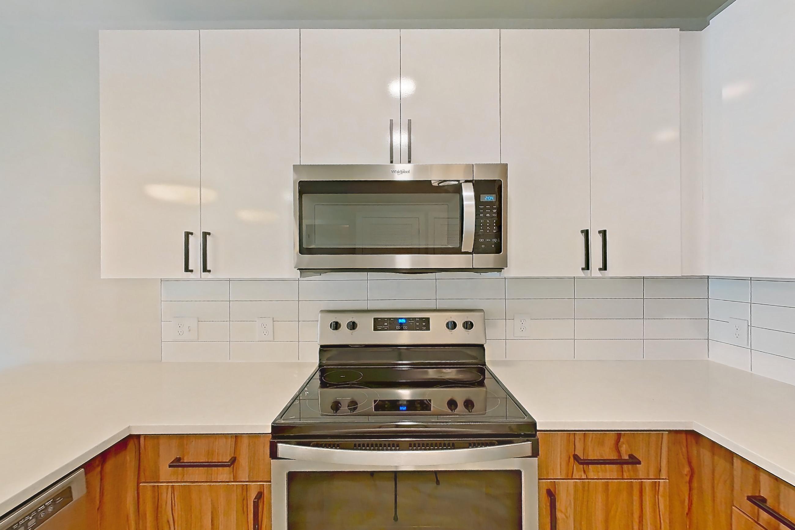 Kitchen in a A7 - Cotoneaster floor plan apartment, representative of Apartment 417 at Cortland Oleander