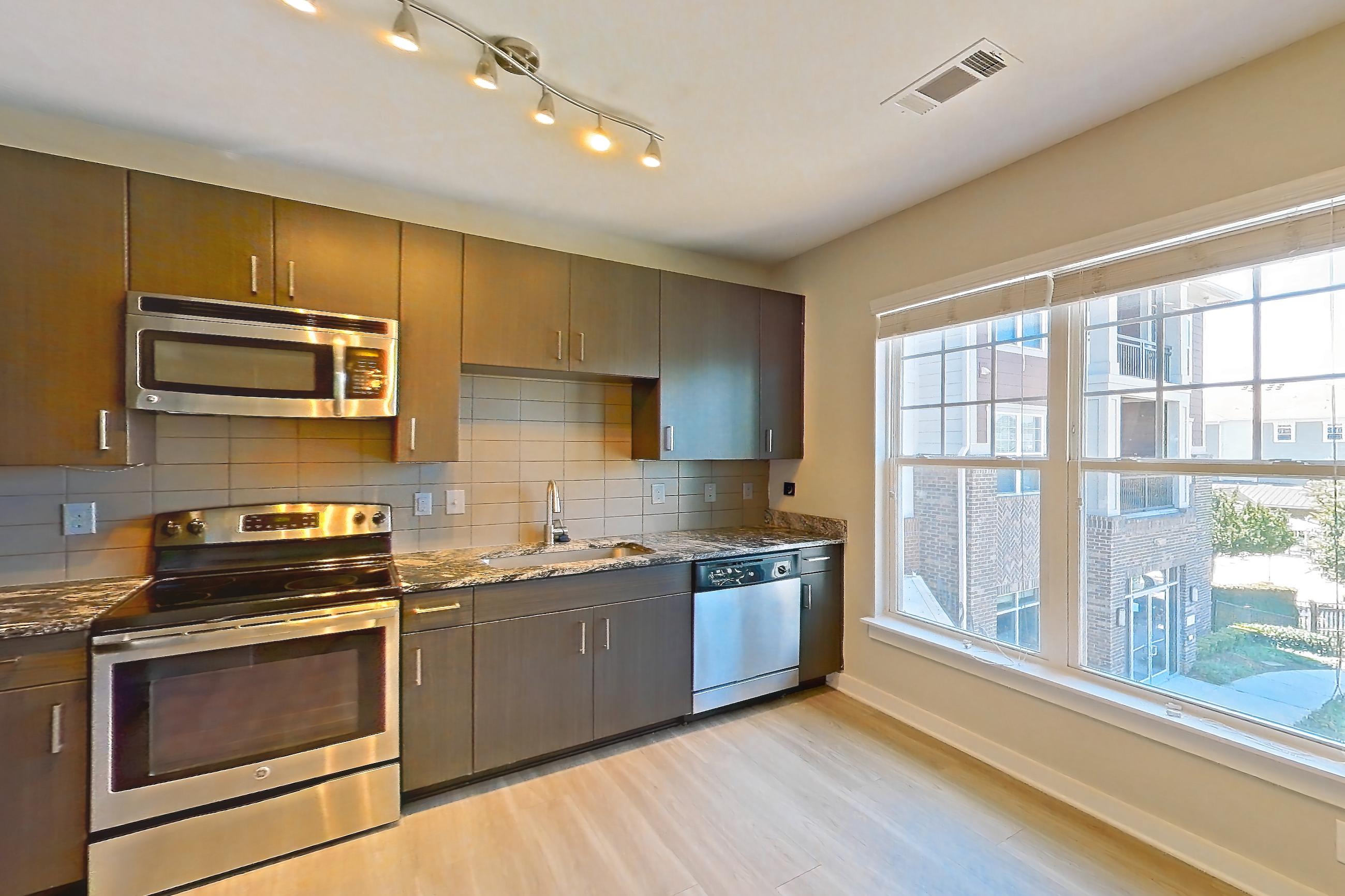 KITCHEN PANTRY