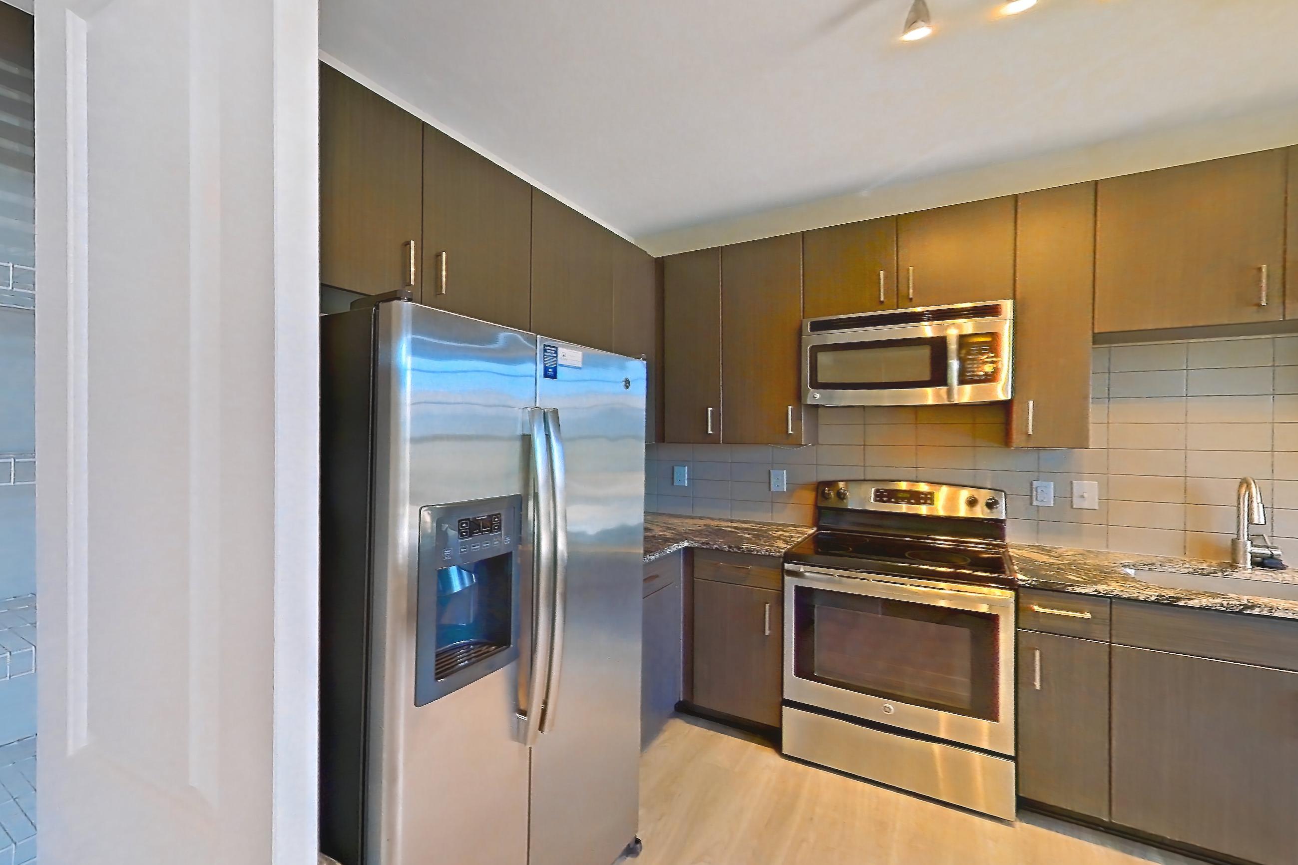 KITCHEN PANTRY