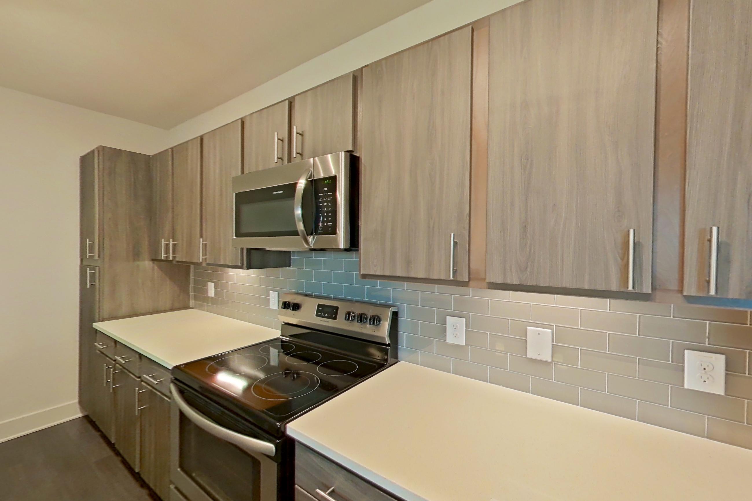 KITCHEN SIDE 2