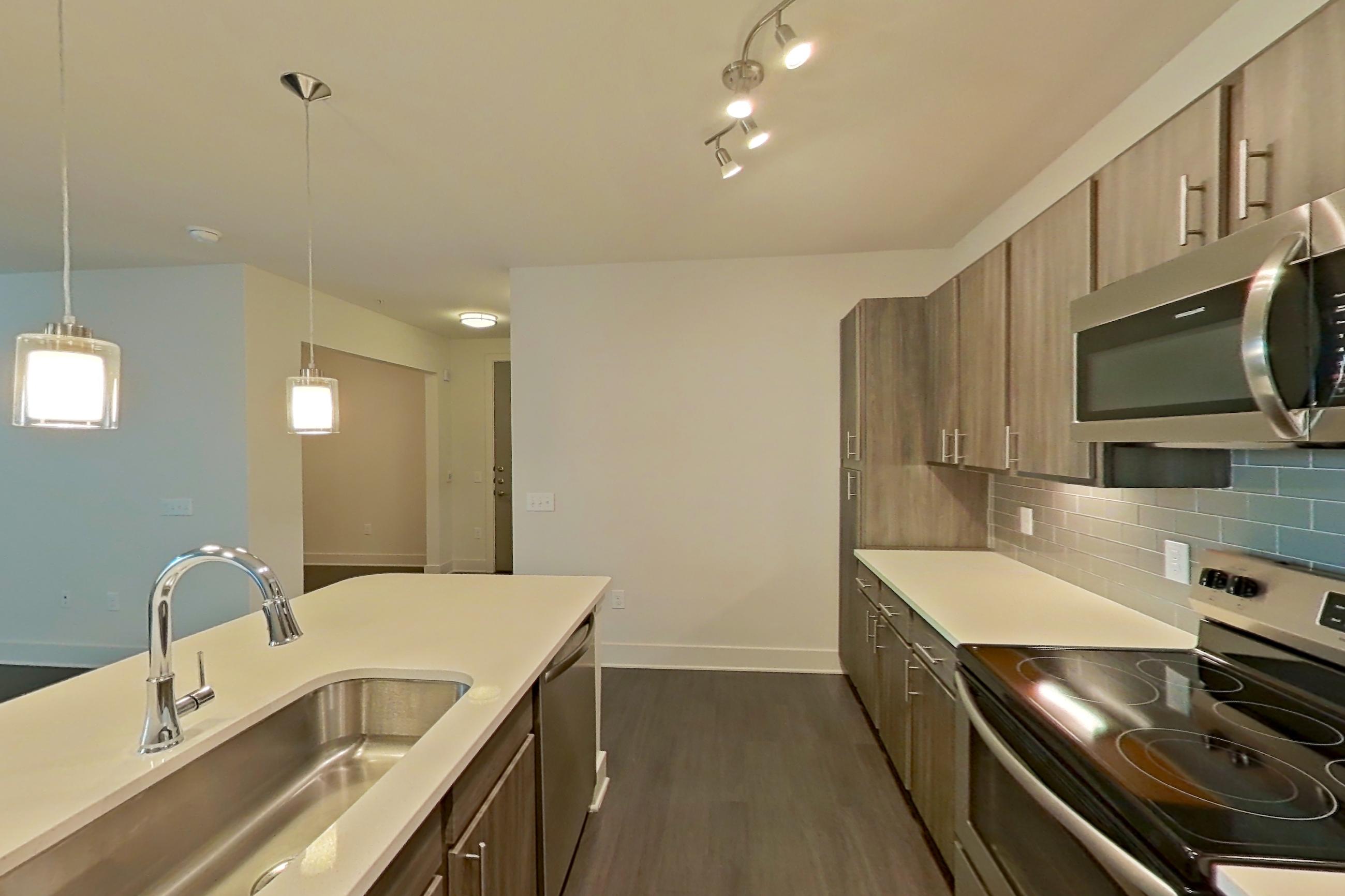 KITCHEN SIDE 2