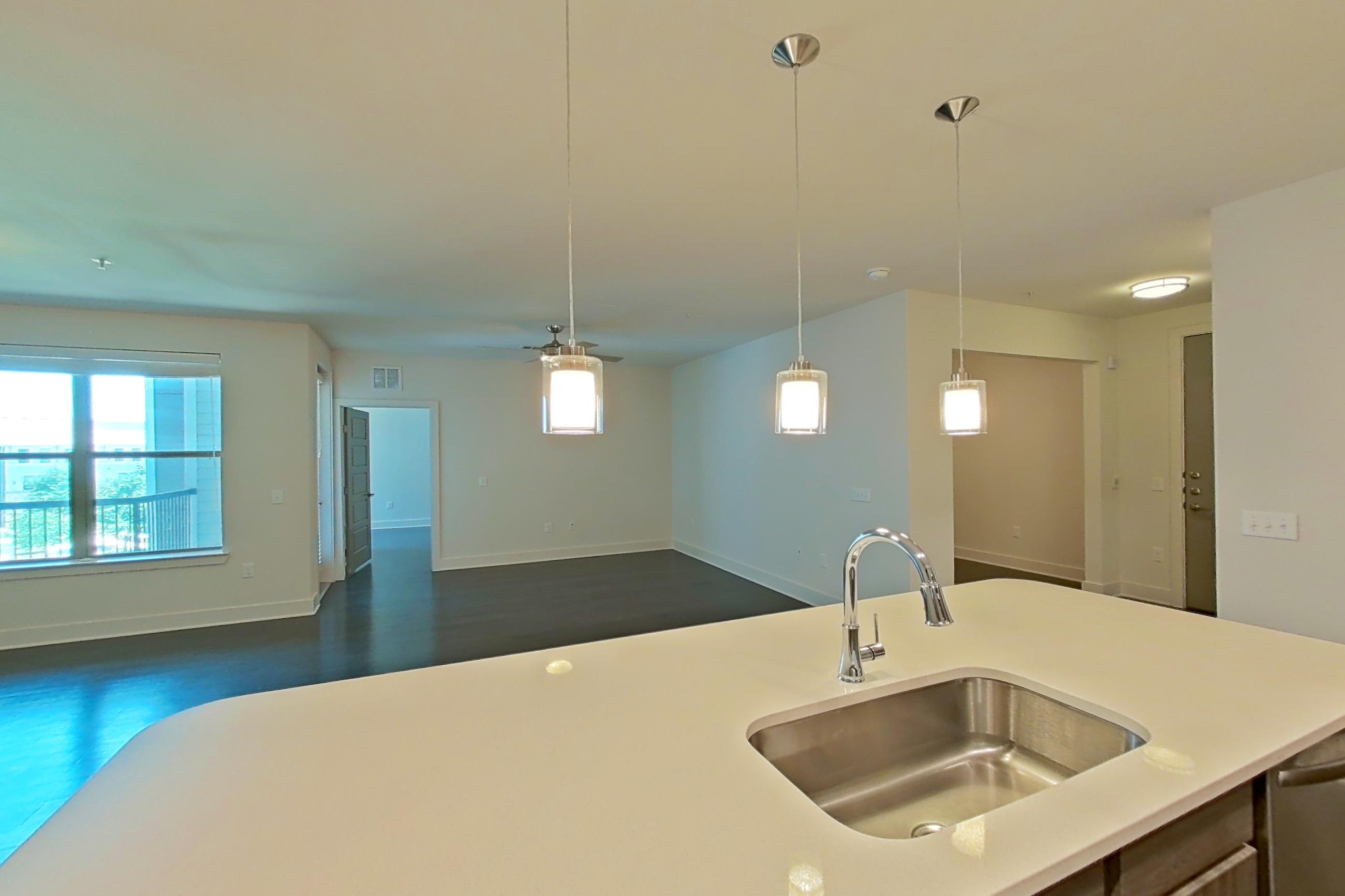 KITCHEN SIDE 2