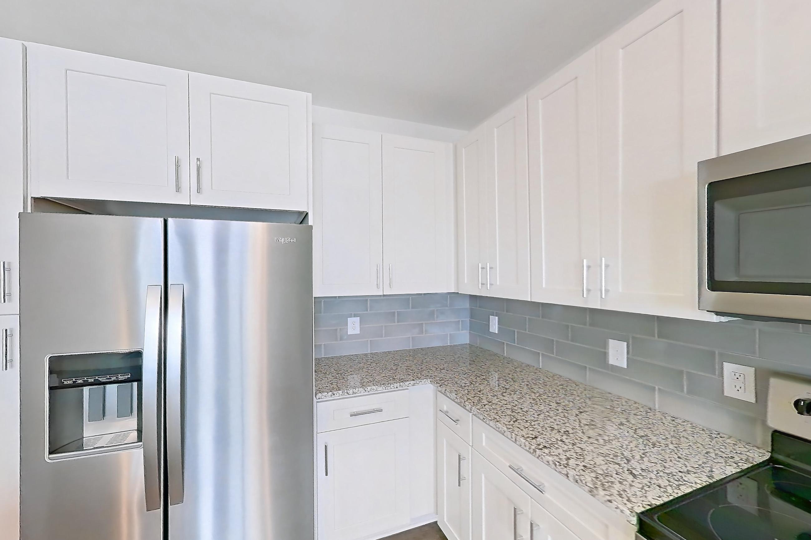Kitchen, Apartment 4-212 at Cortland Wren Northlake