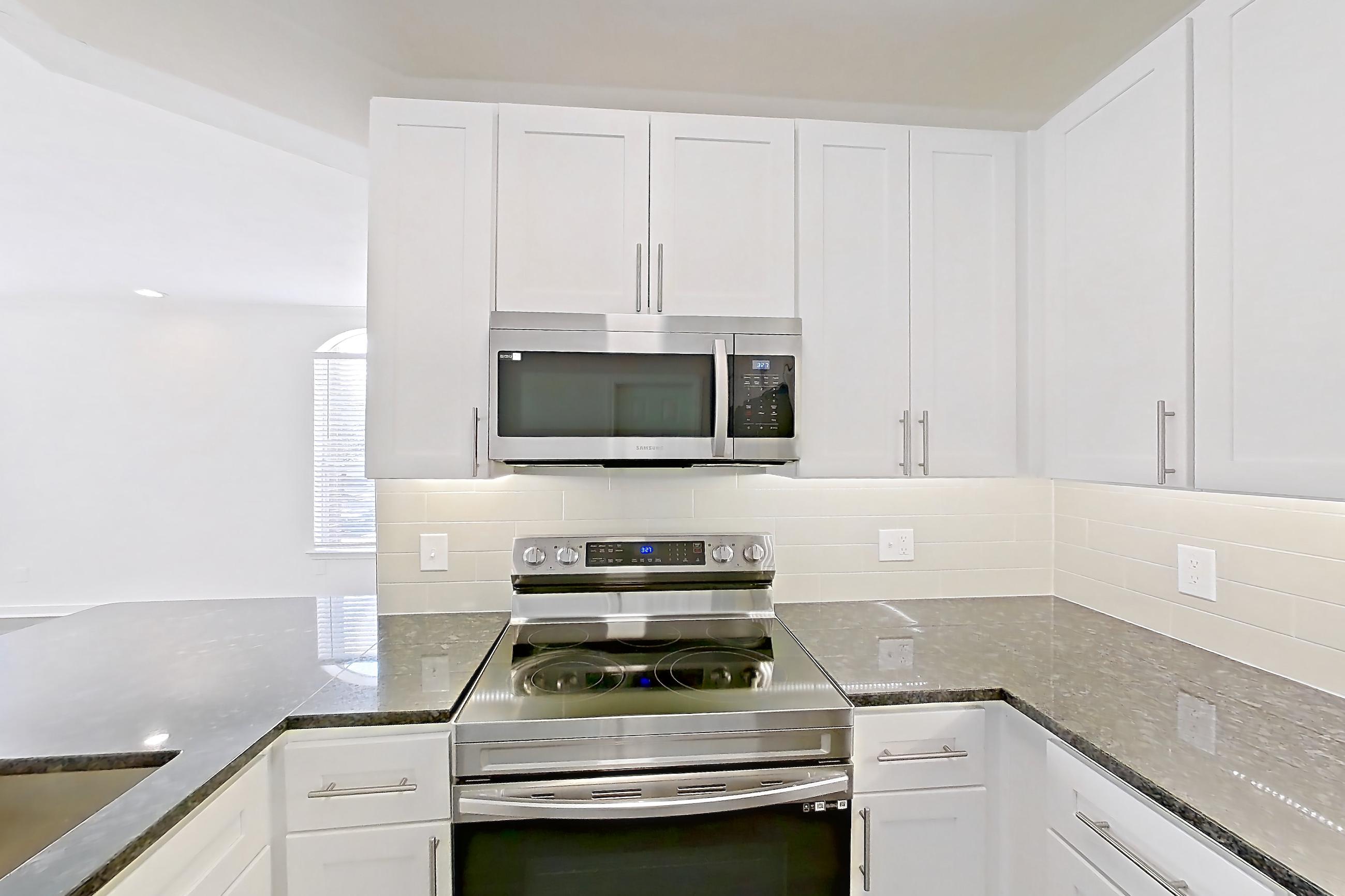 Kitchen in Apartment 00328 at Cortland West Plano, B9R - Colbert floor plan