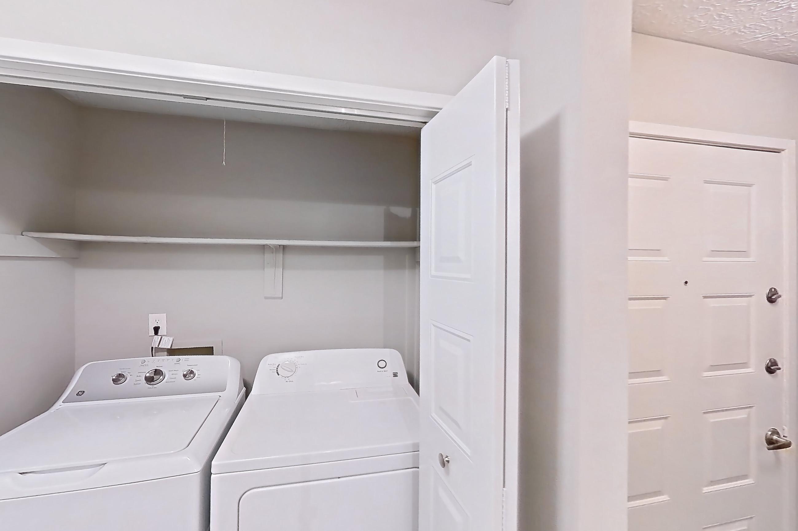 WASHER DRYER CLOSET