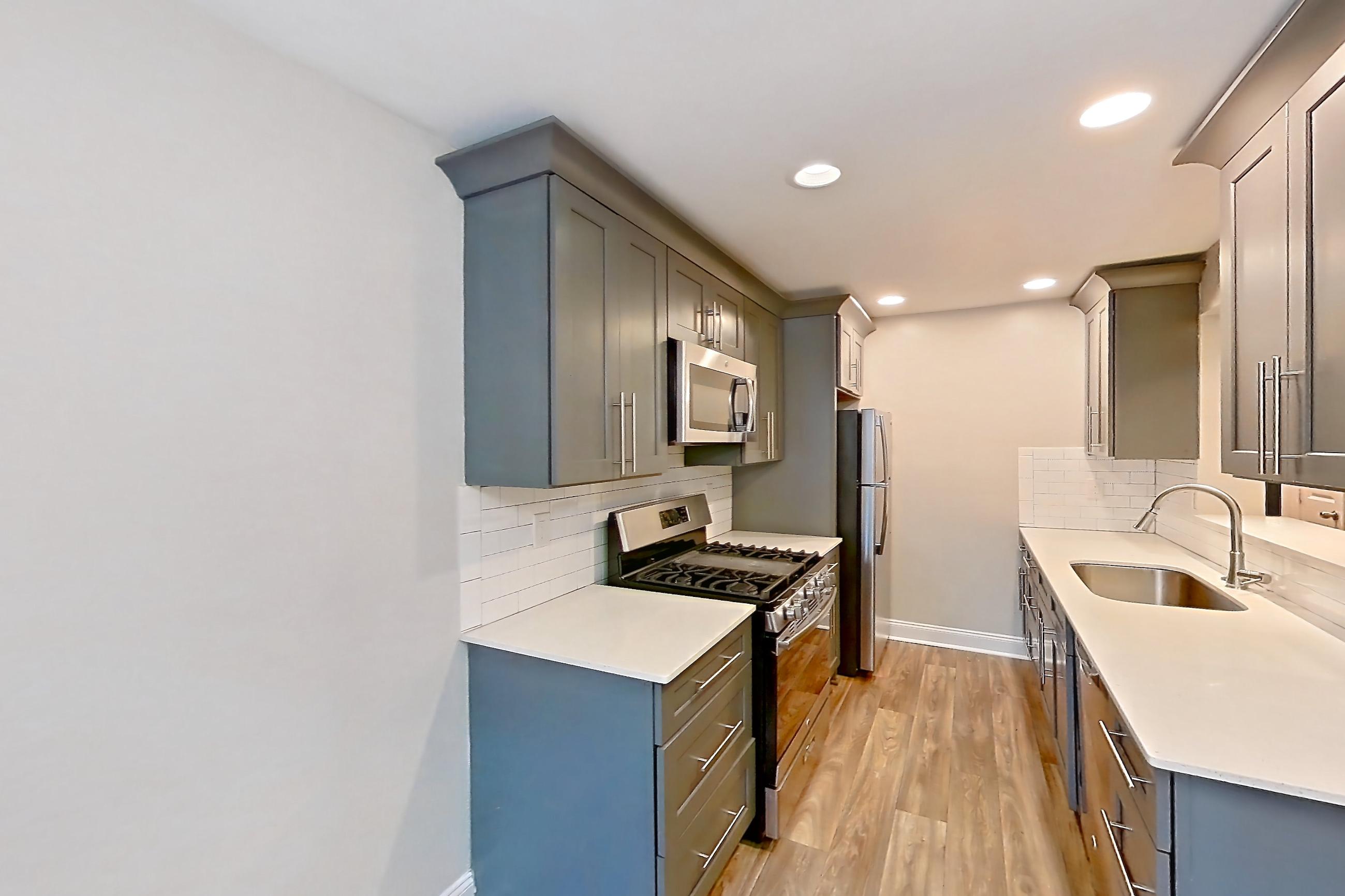 DINING ROOM (representative of this floor plan)