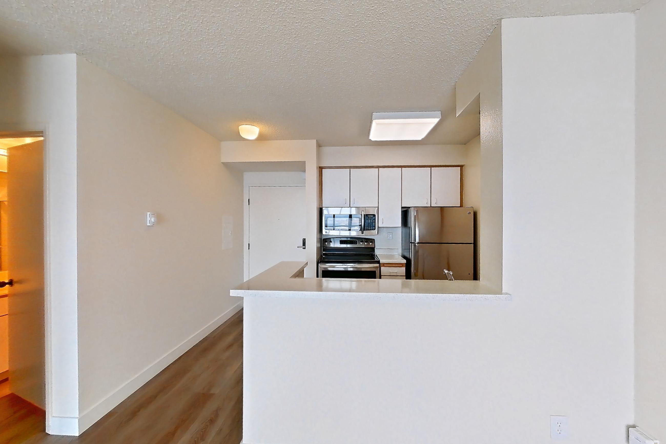 Dining room in Apartment 9-617 at Bayside Village, 0C floor plan