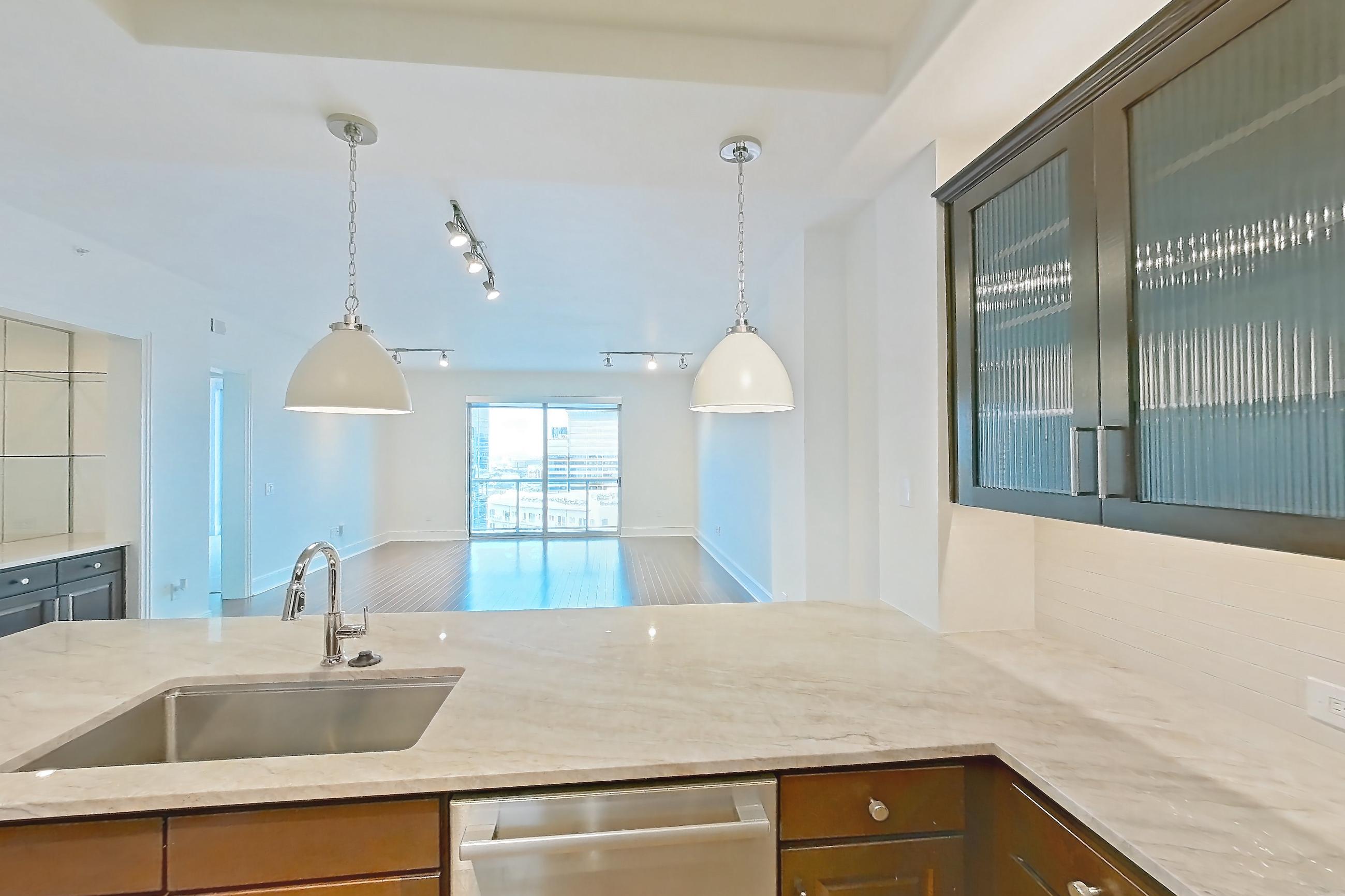 Kitchen in a A5R - Lamar floor plan apartment, representative of Apartment 805 at Cortland on McKinney