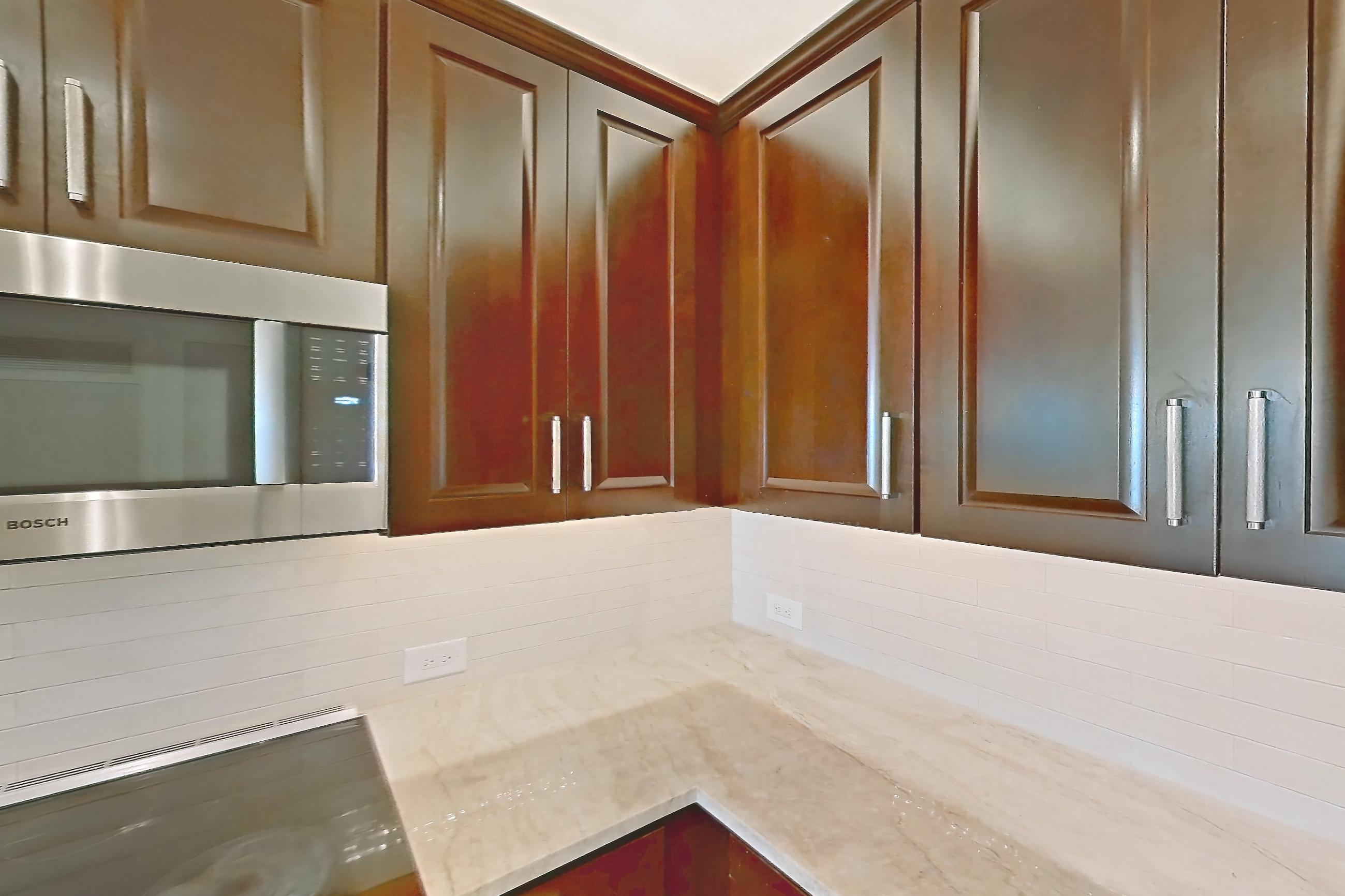 Kitchen in a A5R - Lamar floor plan apartment, representative of Apartment 805 at Cortland on McKinney