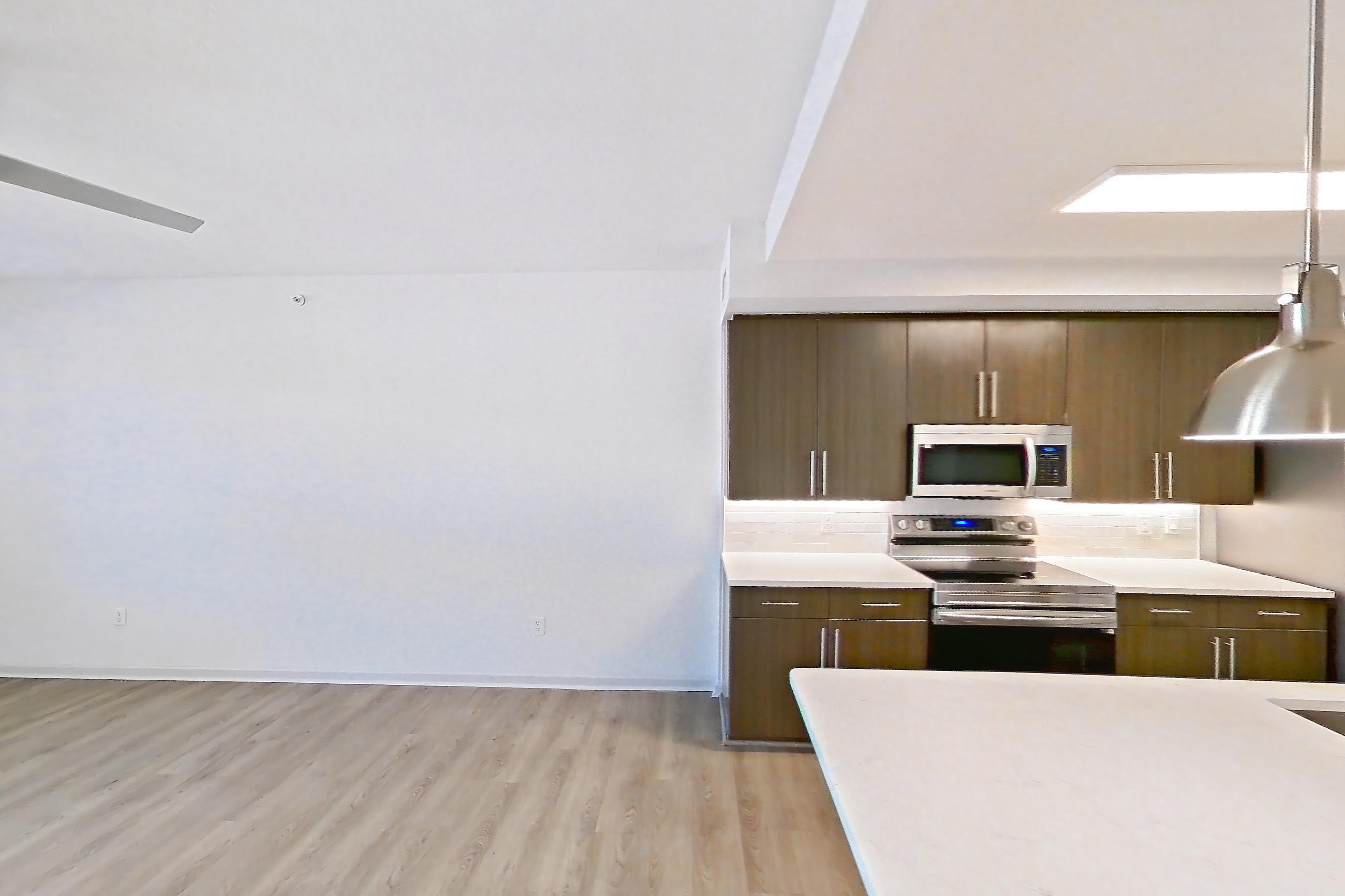 KITCHEN ISLAND CORNER