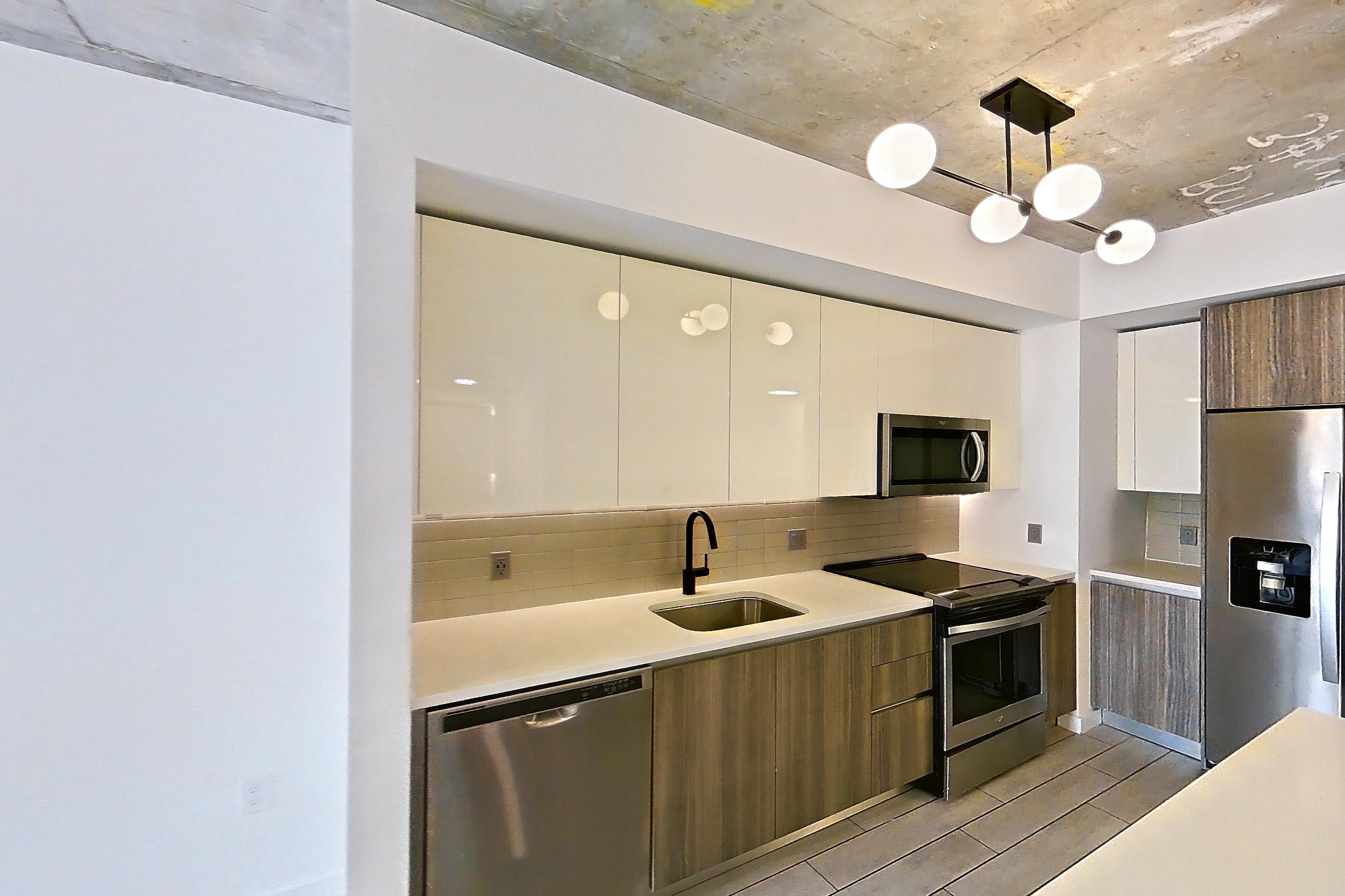 KITCHEN ISLAND CORNER