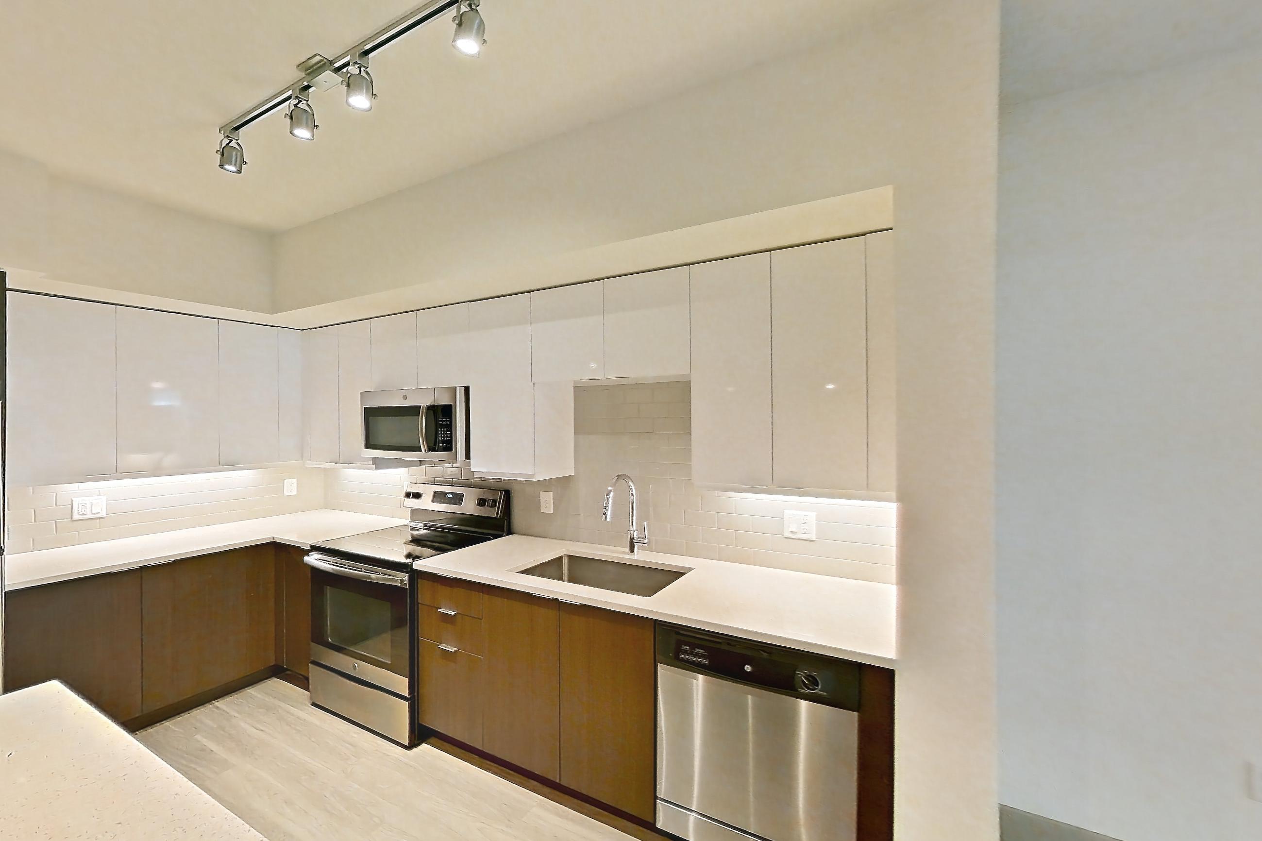 KITCHEN ISLAND CORNER