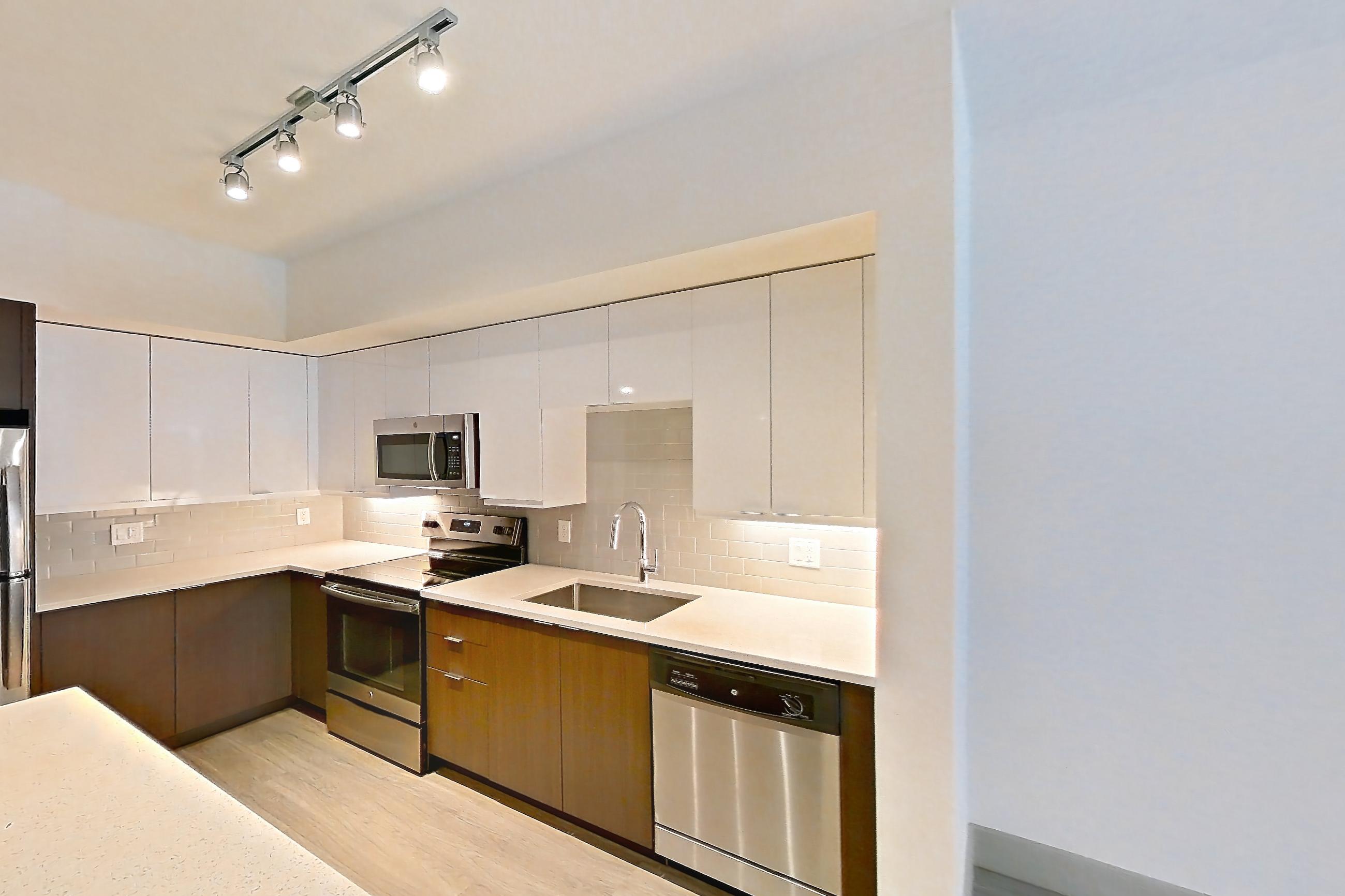 KITCHEN ISLAND CORNER (representative of this floor plan)