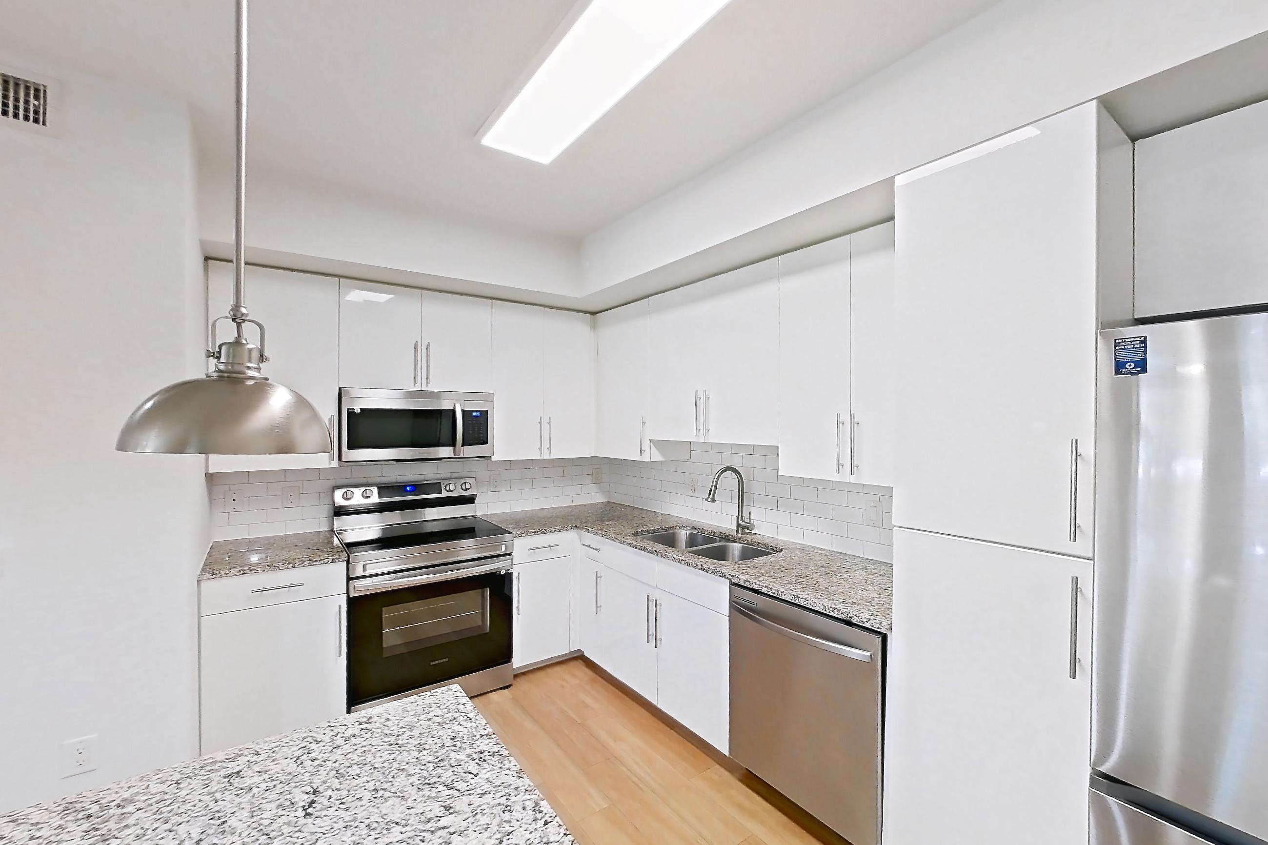 KITCHEN FRIDGE SIDE