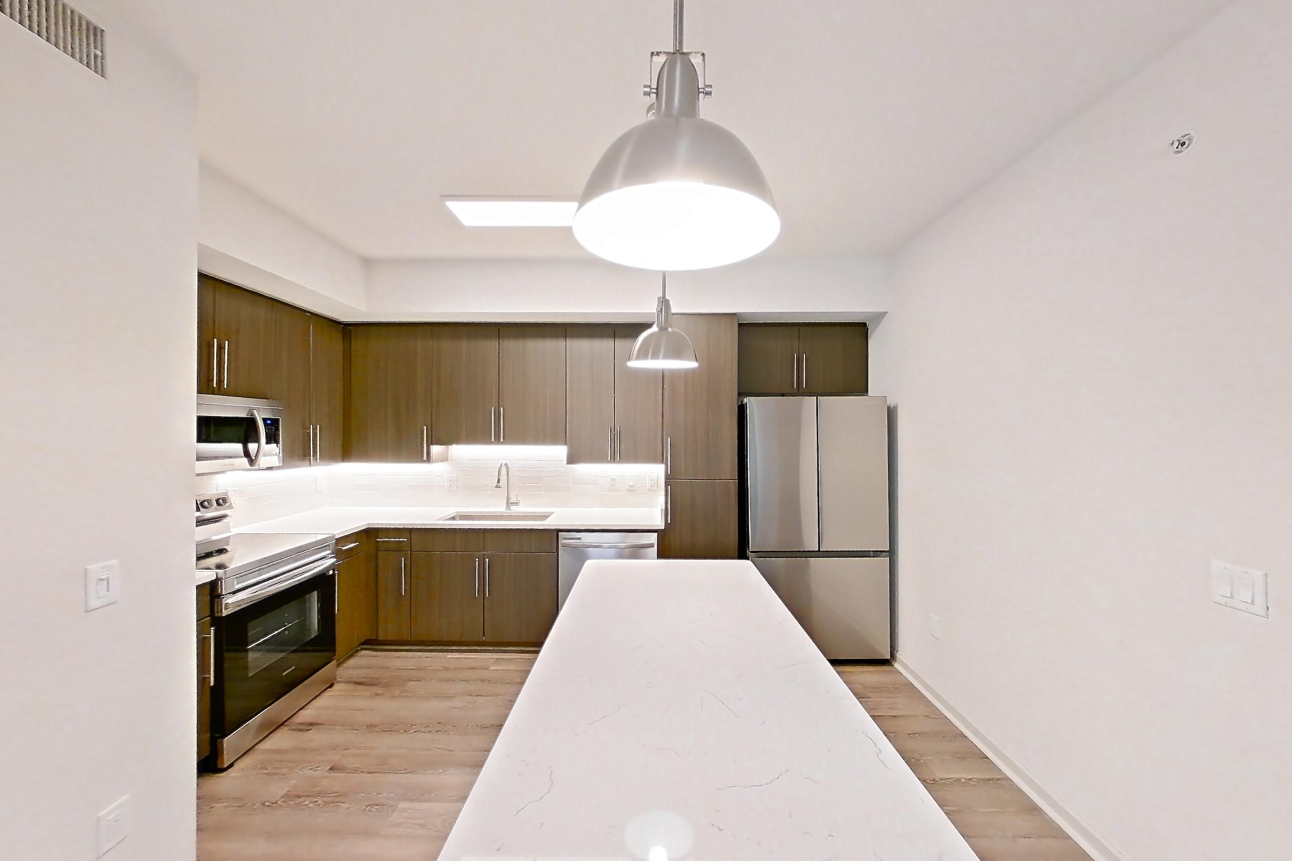 KITCHEN ISLAND CORNER
