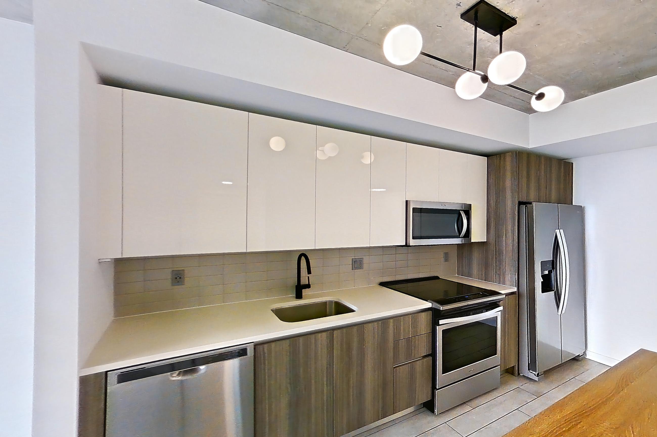 KITCHEN ISLAND CORNER