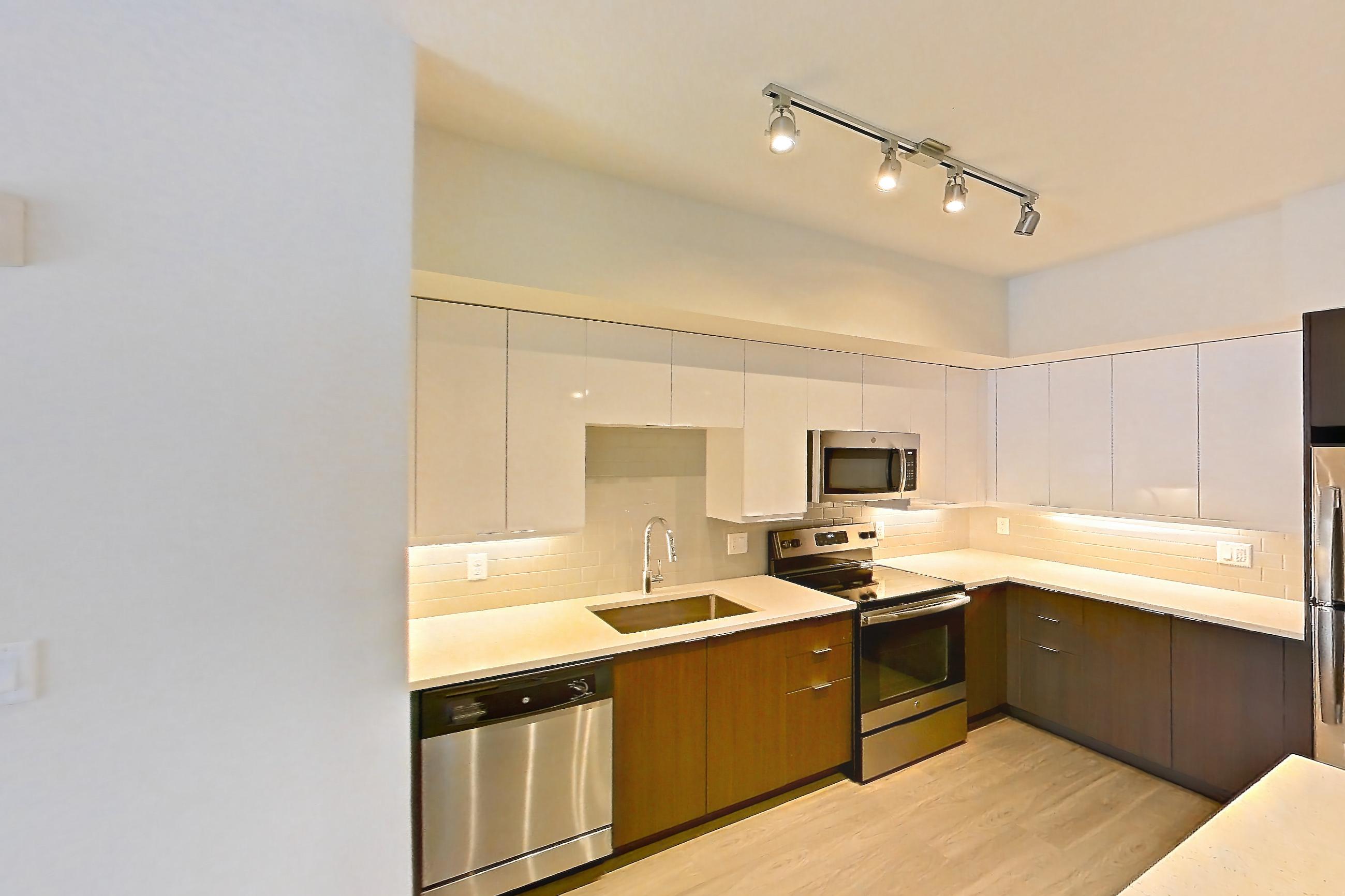 KITCHEN ISLAND CORNER (representative of this floor plan)