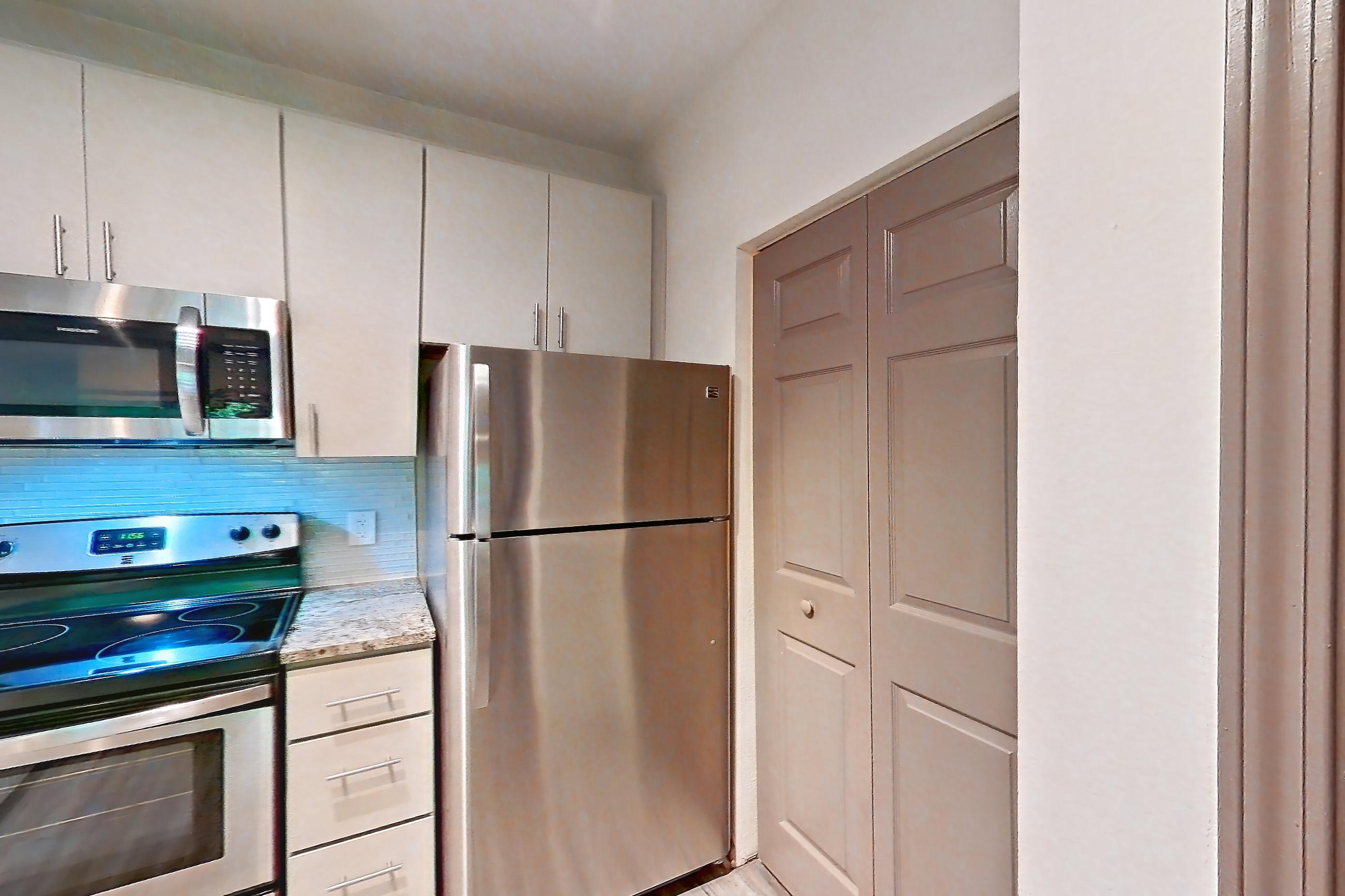 KITCHEN PANTRY