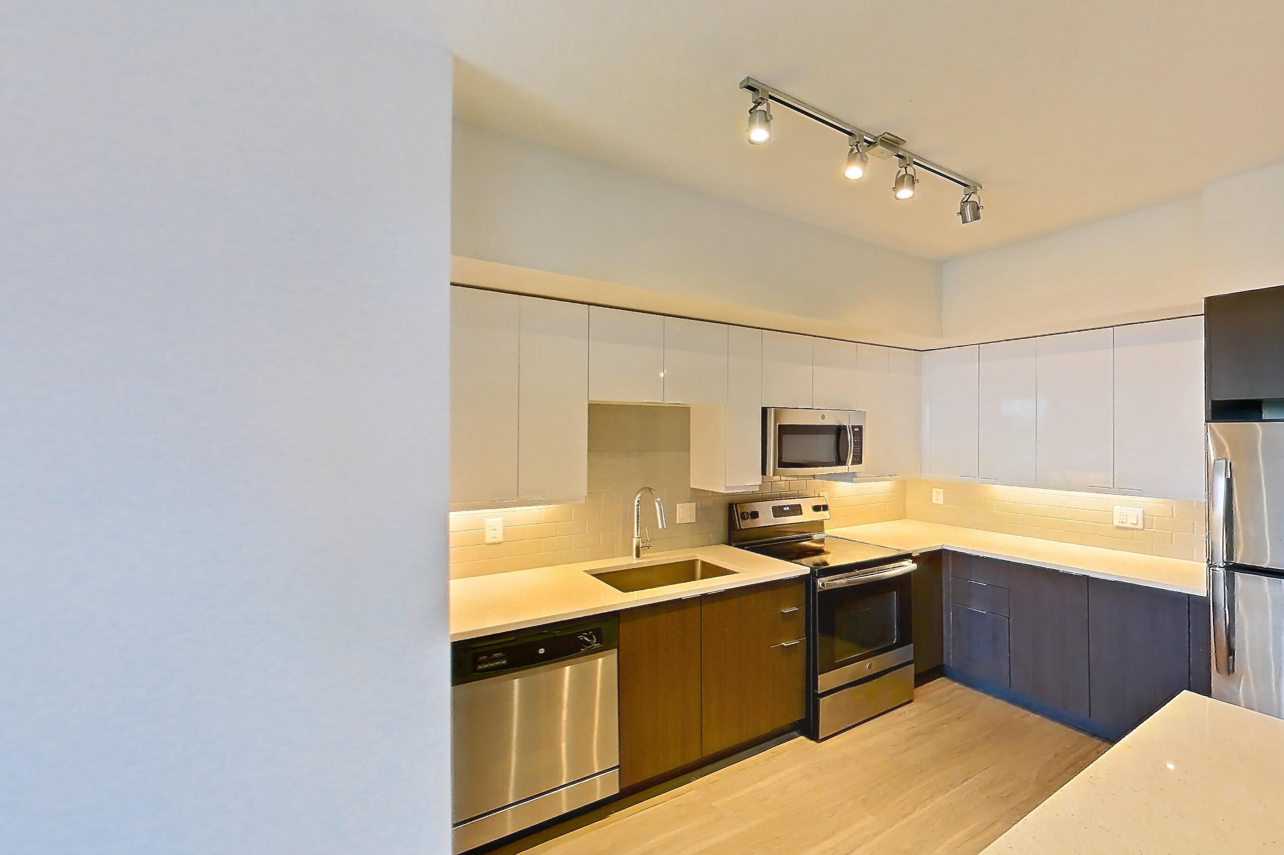 KITCHEN ISLAND CORNER (representative of this floor plan)