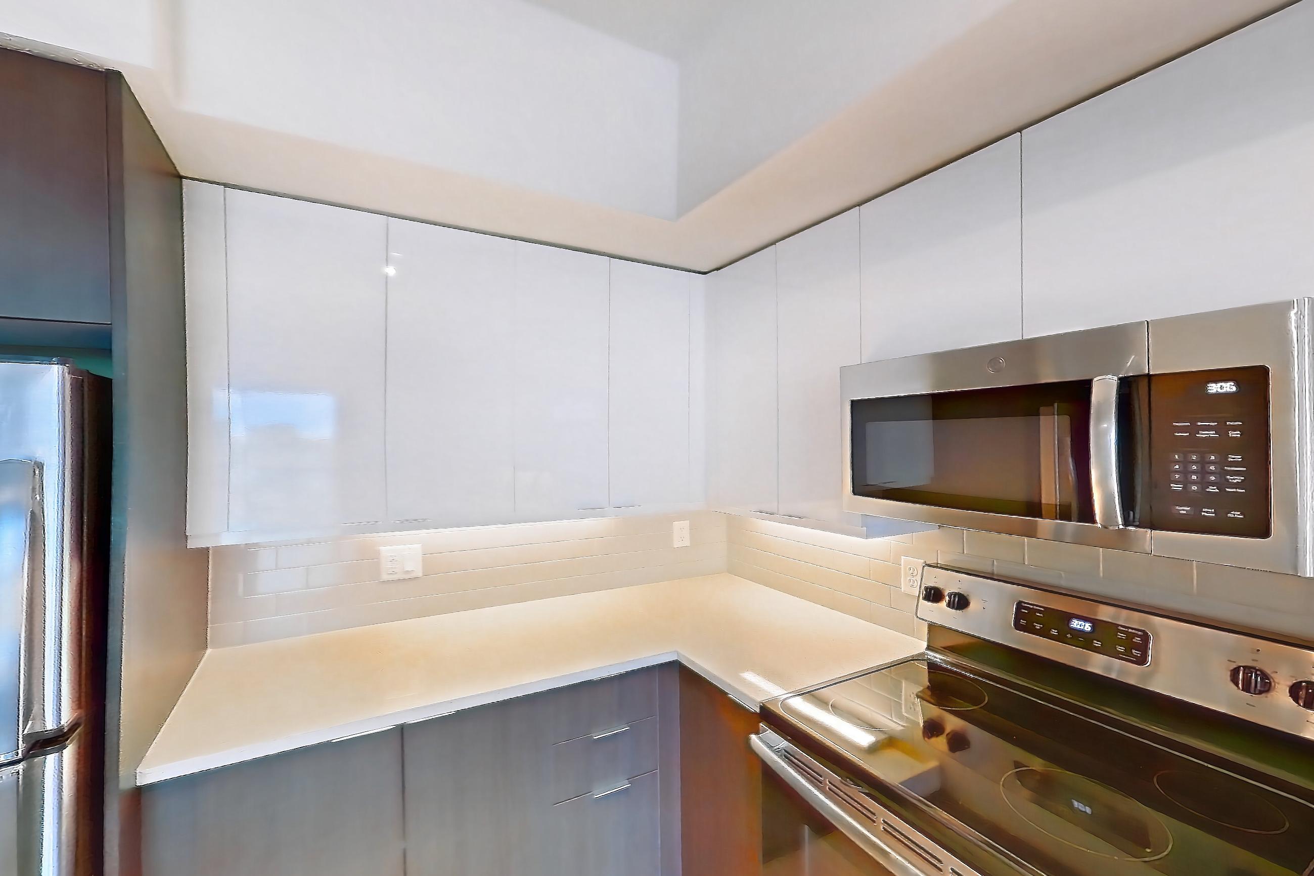 Kitchen in Apartment 3410 at Cortland Deerfield Station, B4 - Sambar floor plan