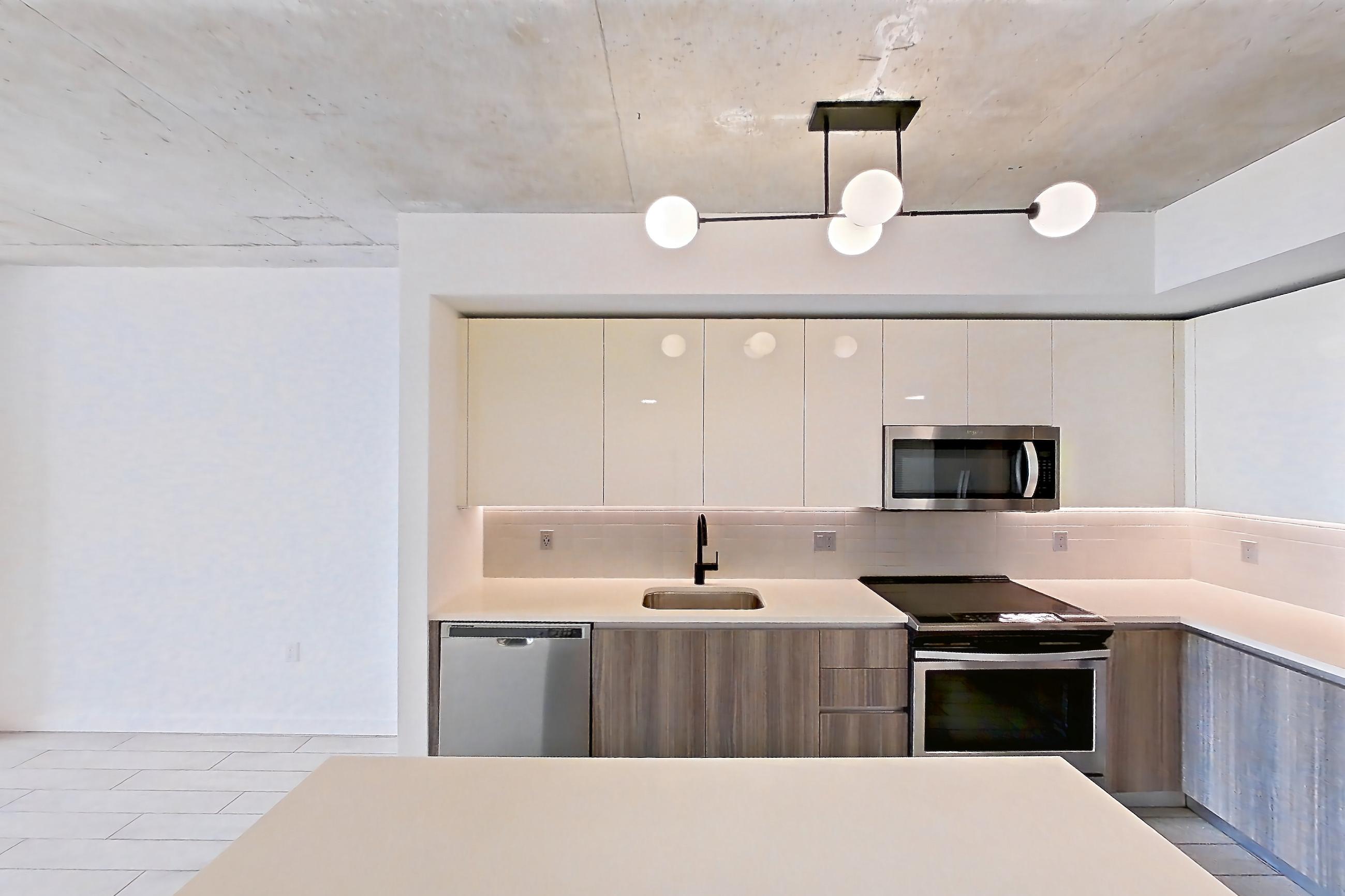KITCHEN ISLAND