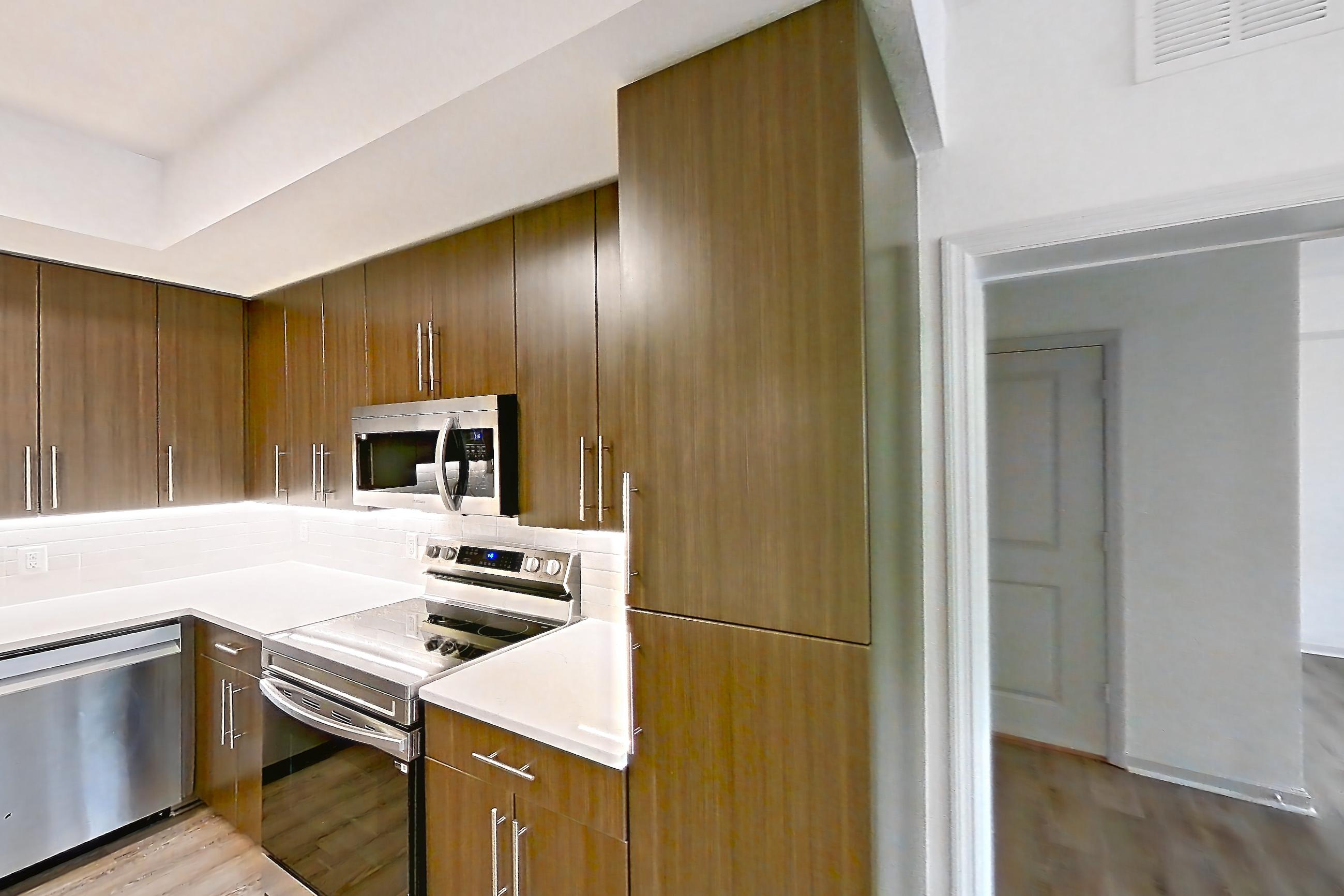 KITCHEN ISLAND CORNER
