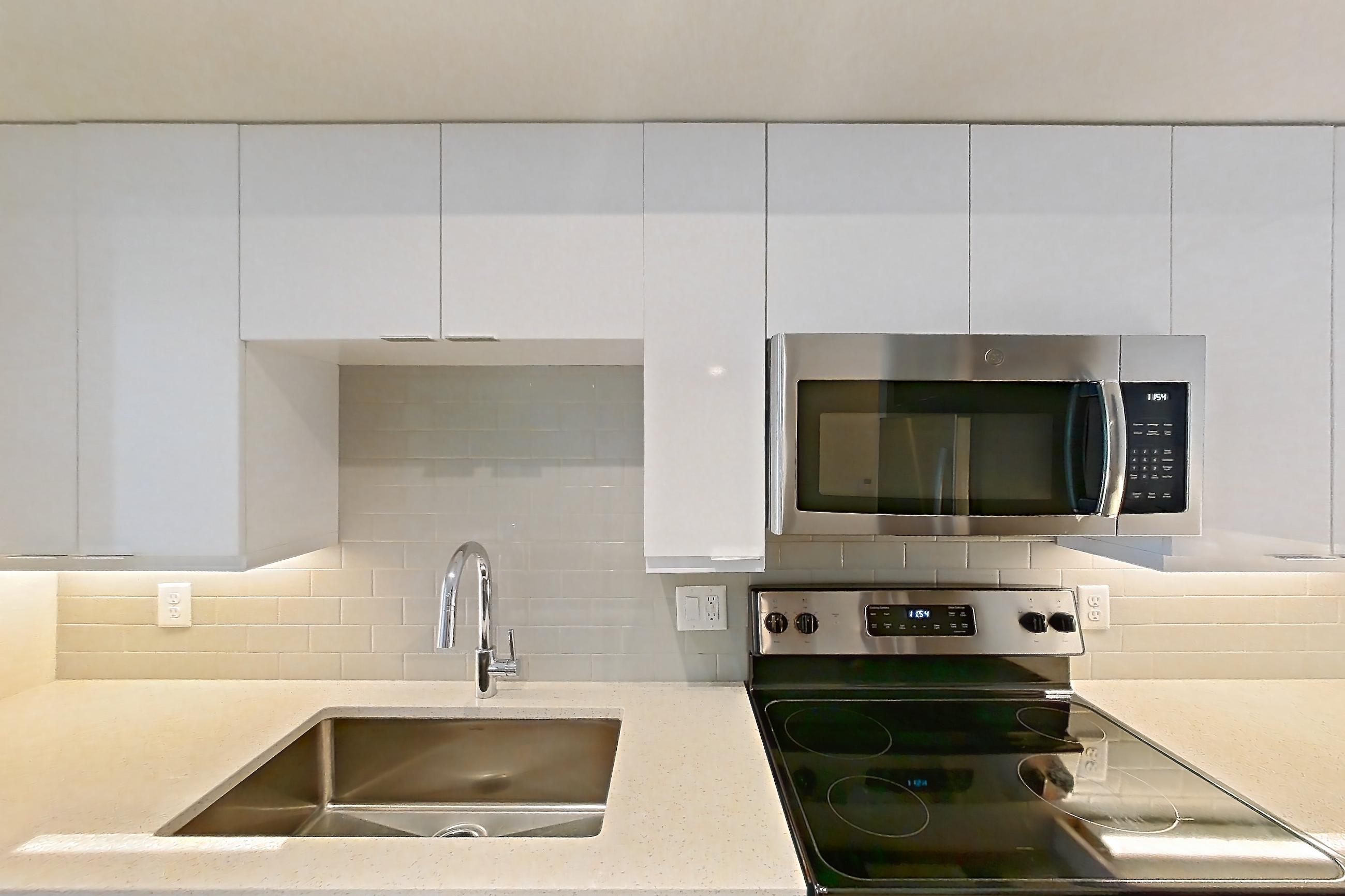 Kitchen, Apartment 3409 at Cortland Deerfield Station