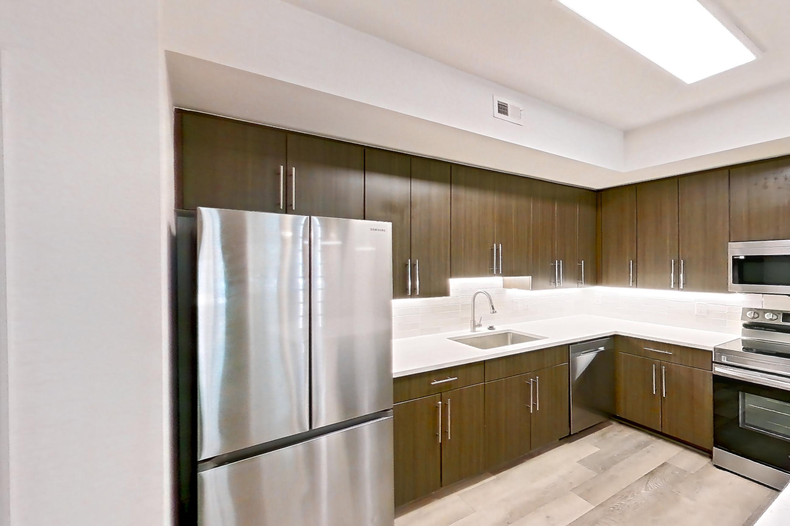 KITCHEN ENTRYWAY