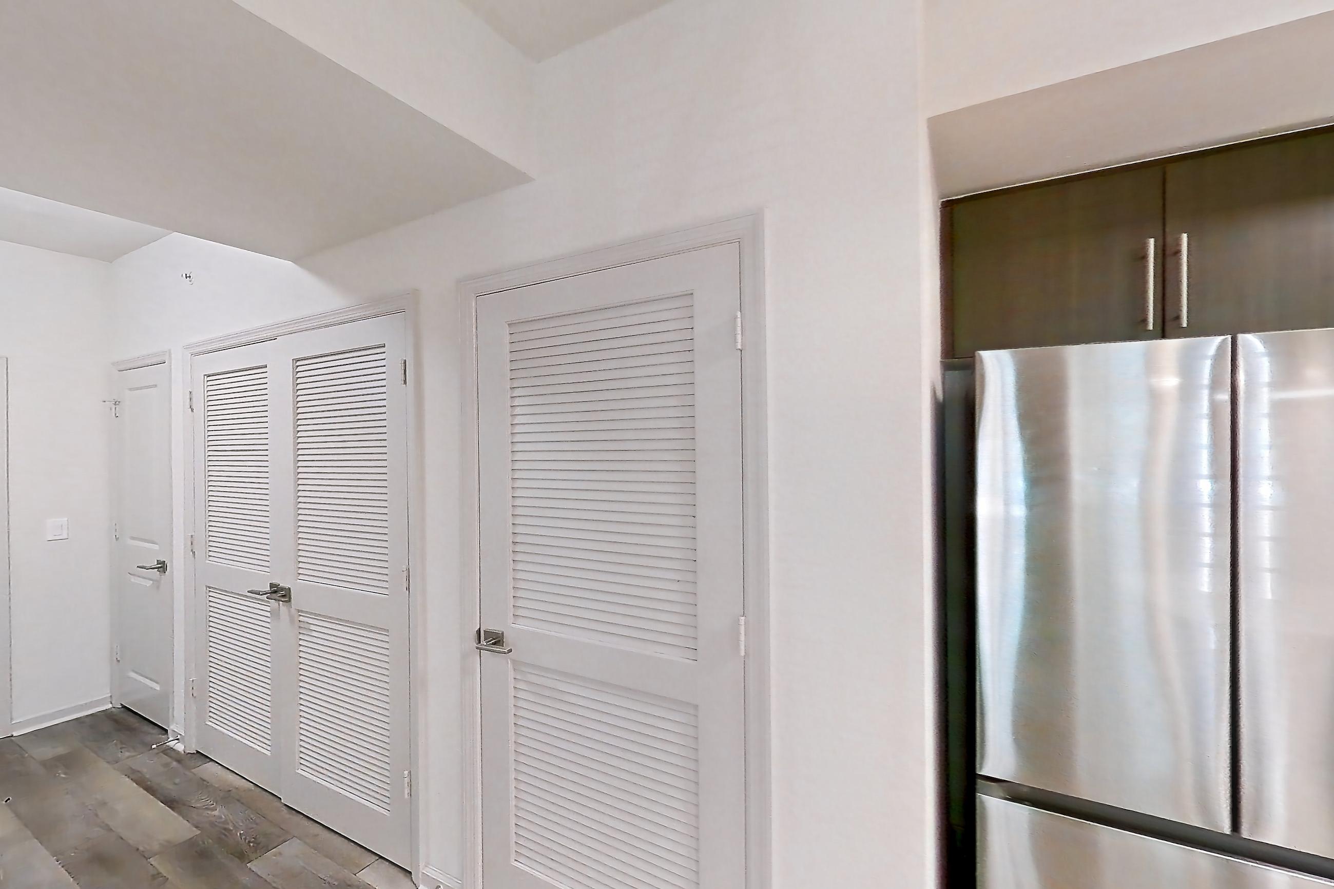 KITCHEN ENTRYWAY