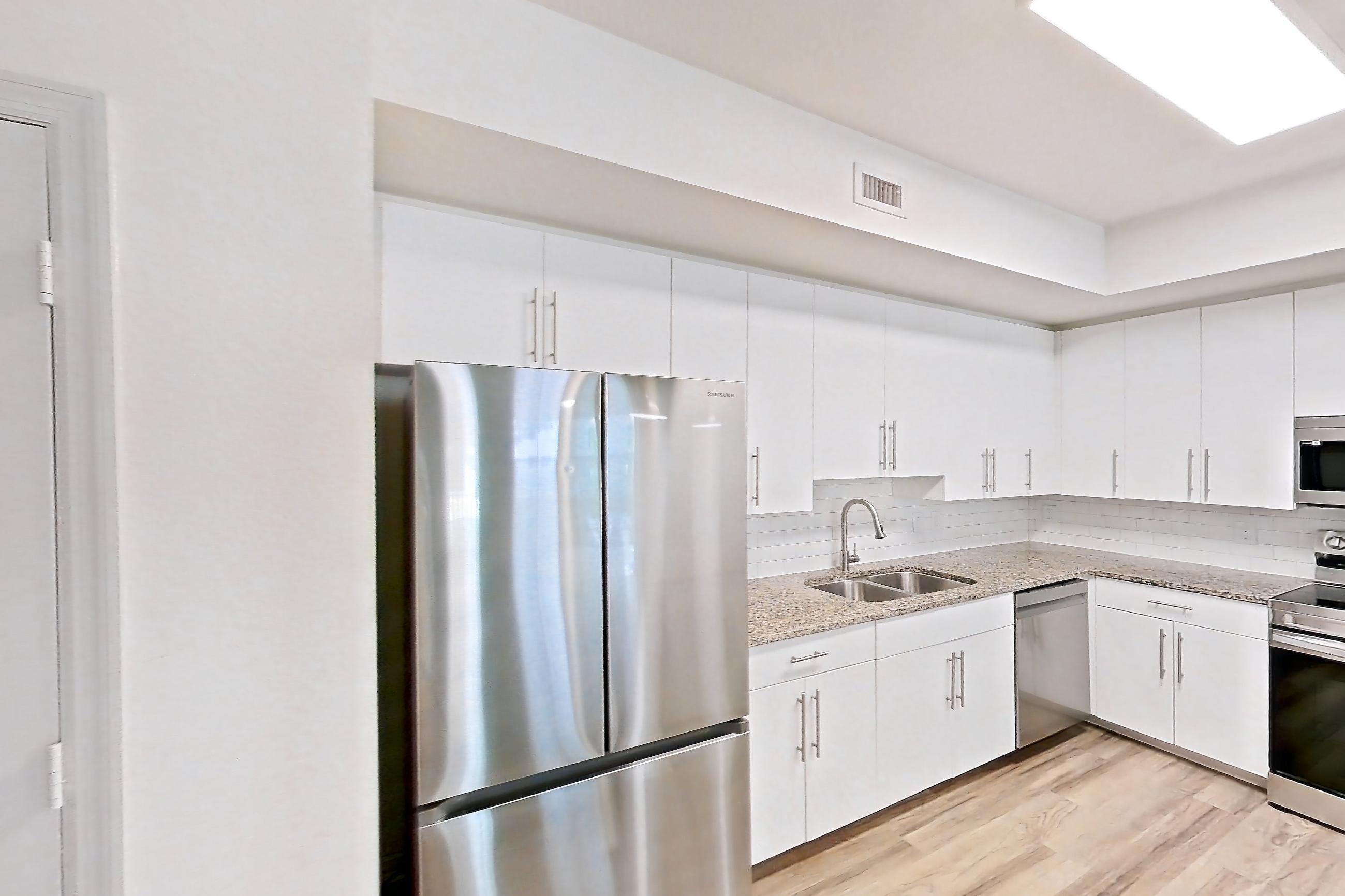 KITCHEN ENTRYWAY