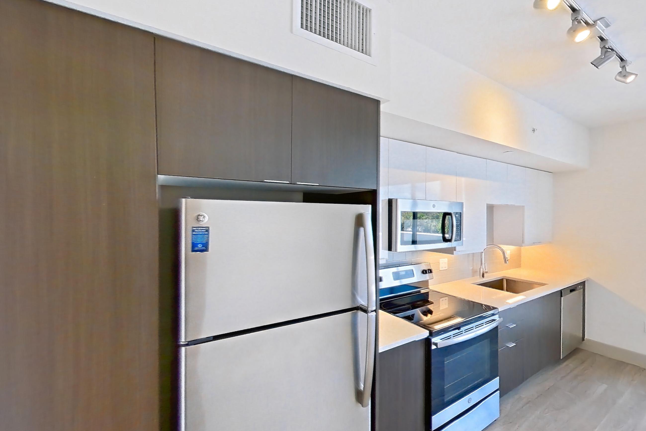 KITCHEN ENTRYWAY