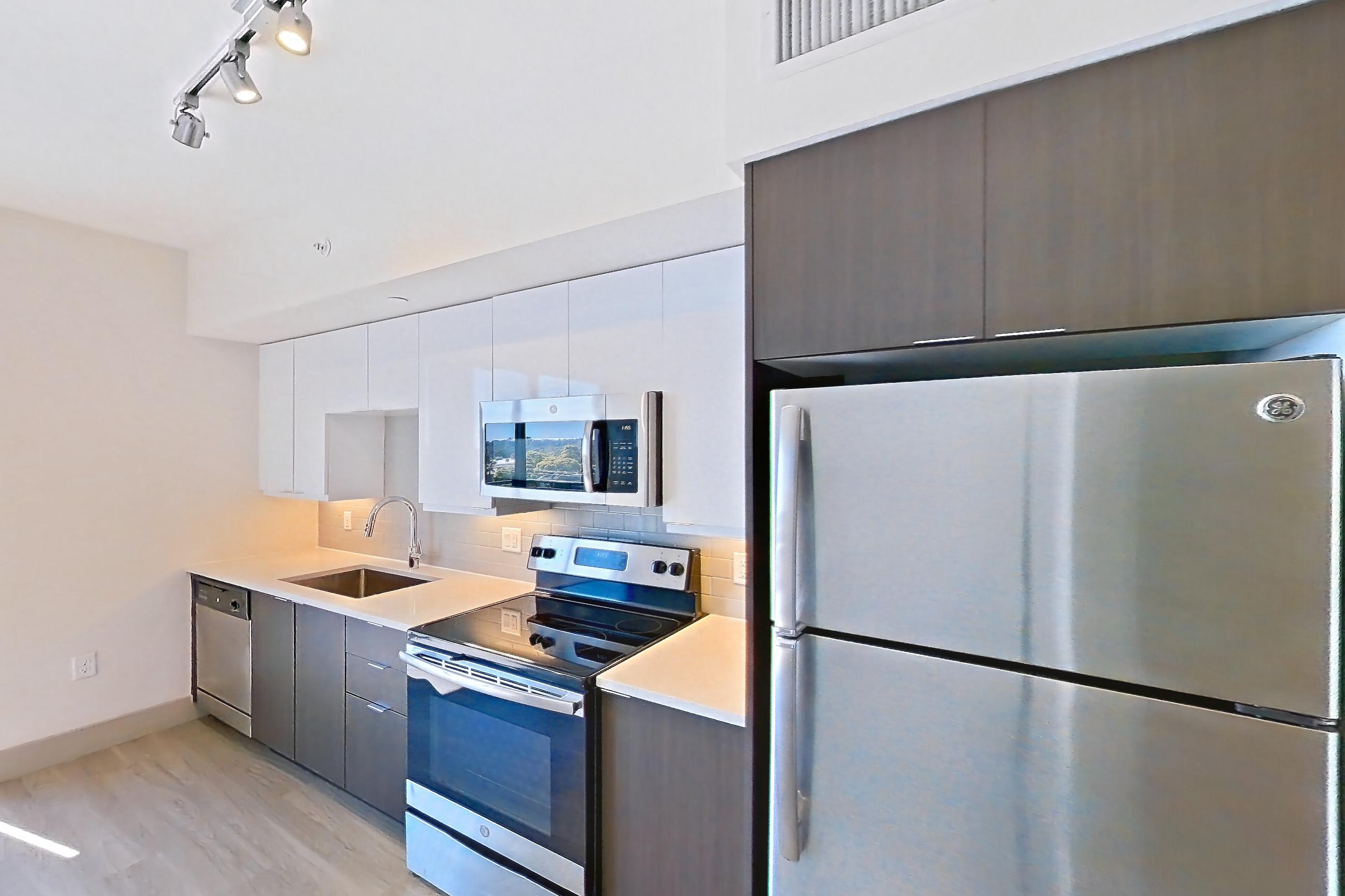 KITCHEN ENTRYWAY