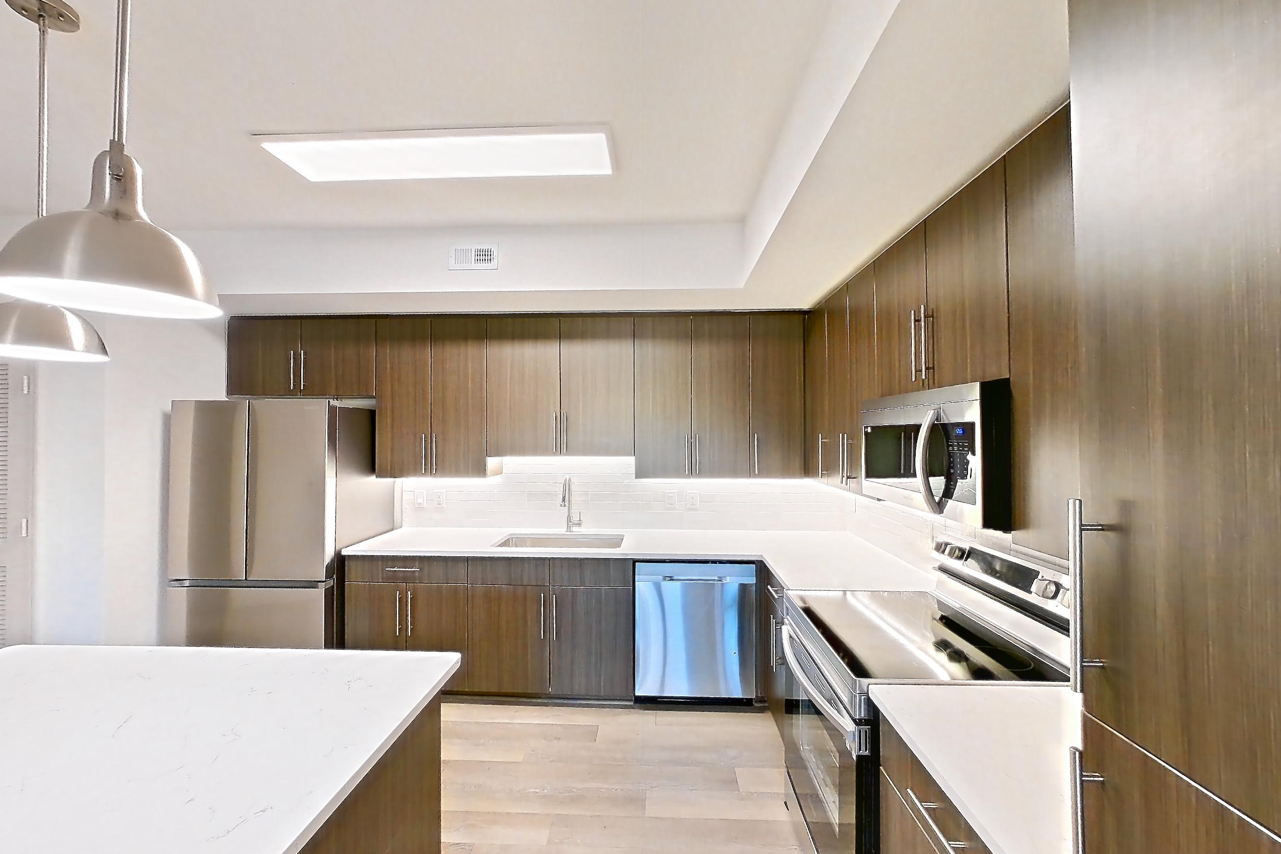 KITCHEN ISLAND CORNER